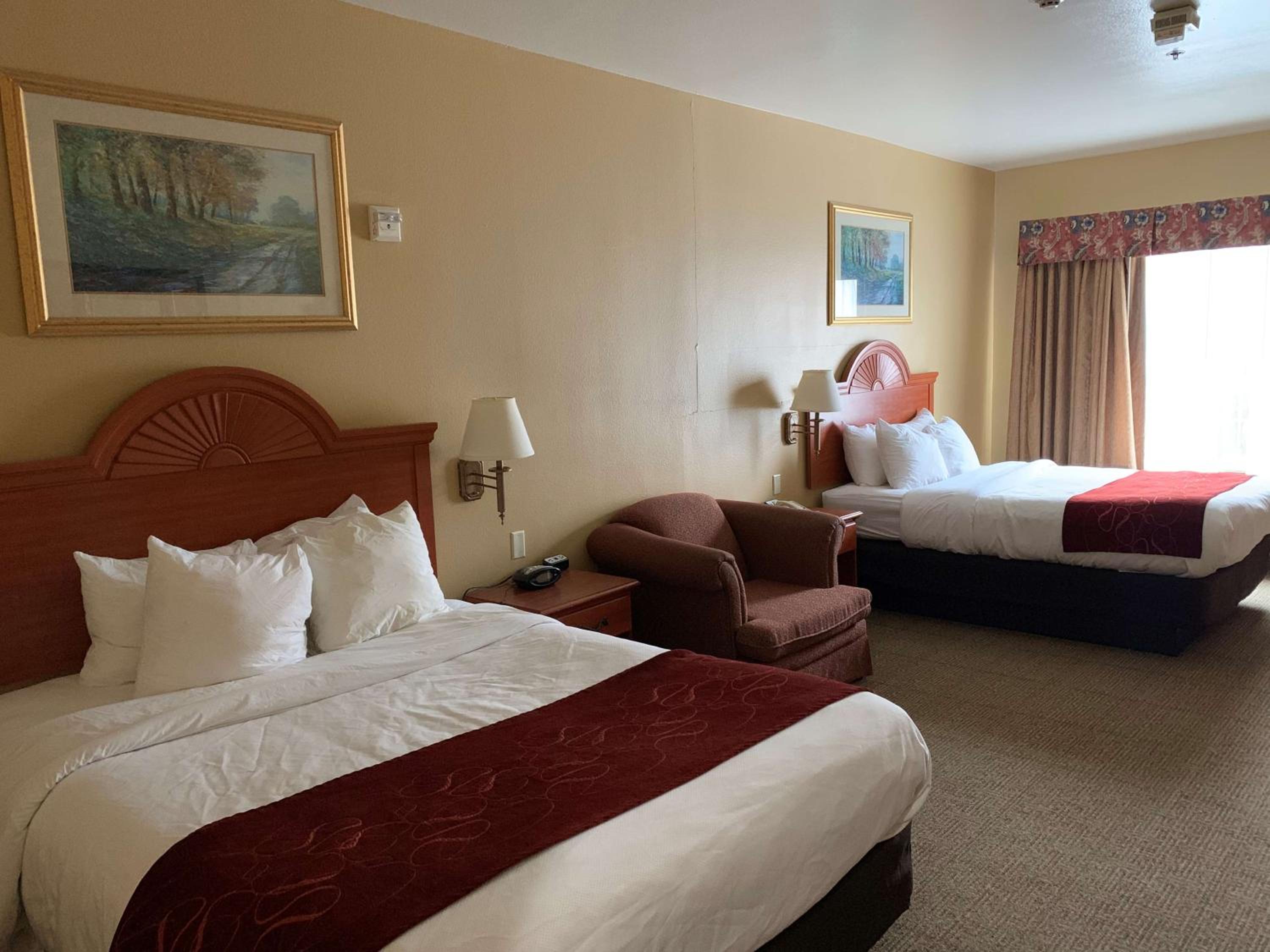 Queen Suite with Two Queen Beds - Non-Smoking