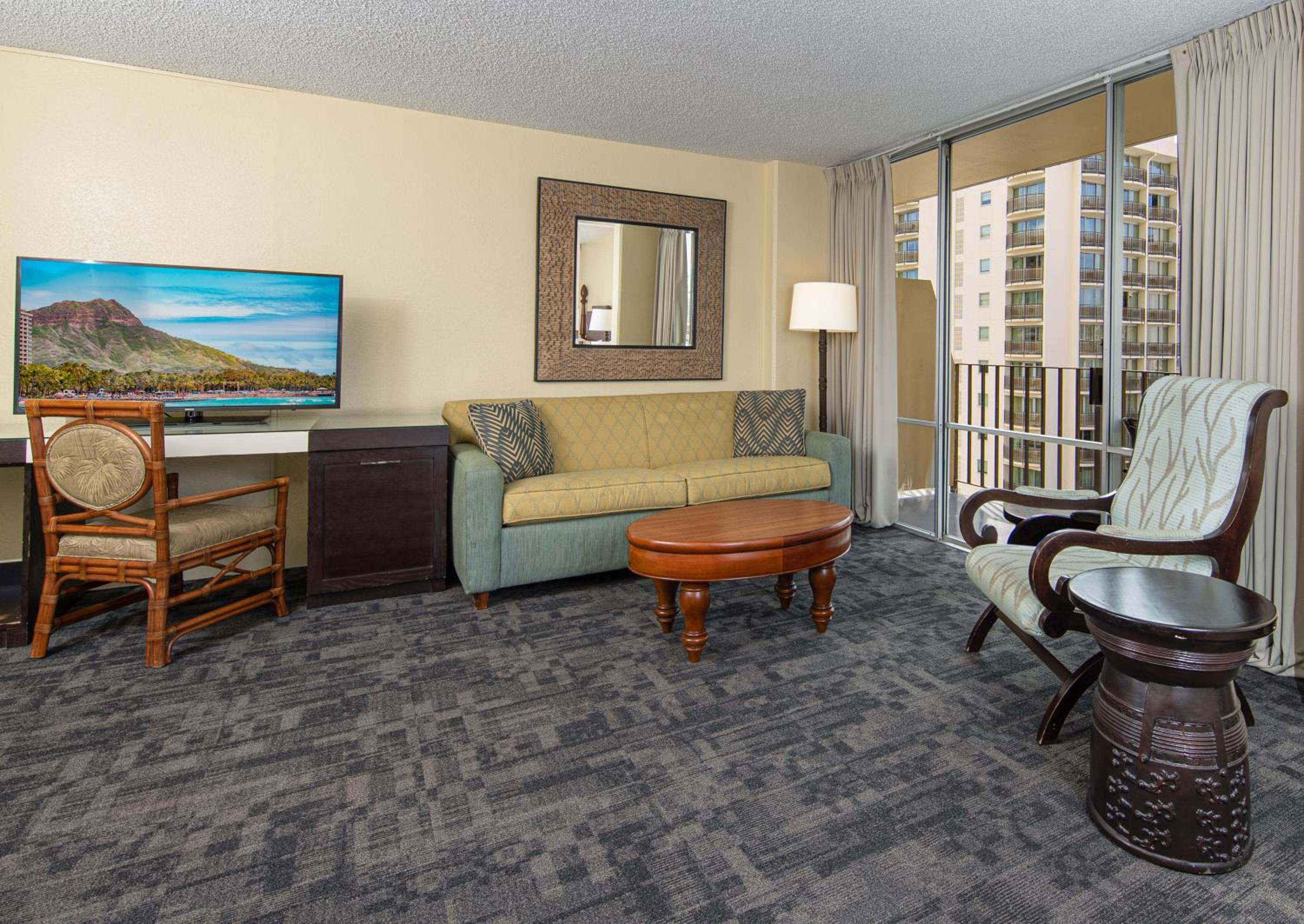 Sky View Residential Suite One King & Two Doubles with Kitchen