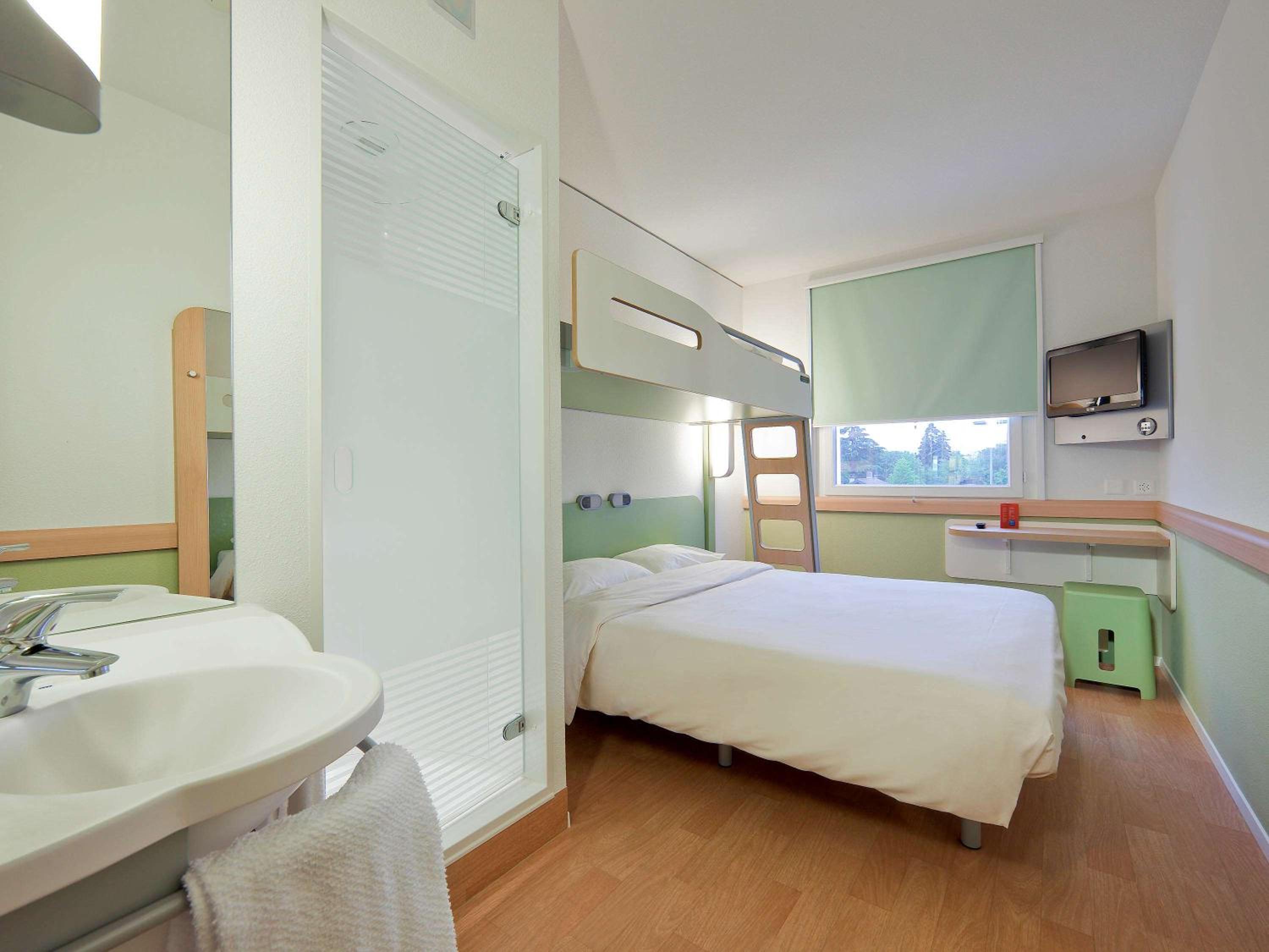 Triple Room with Two Single Beds and One Bunk Bed