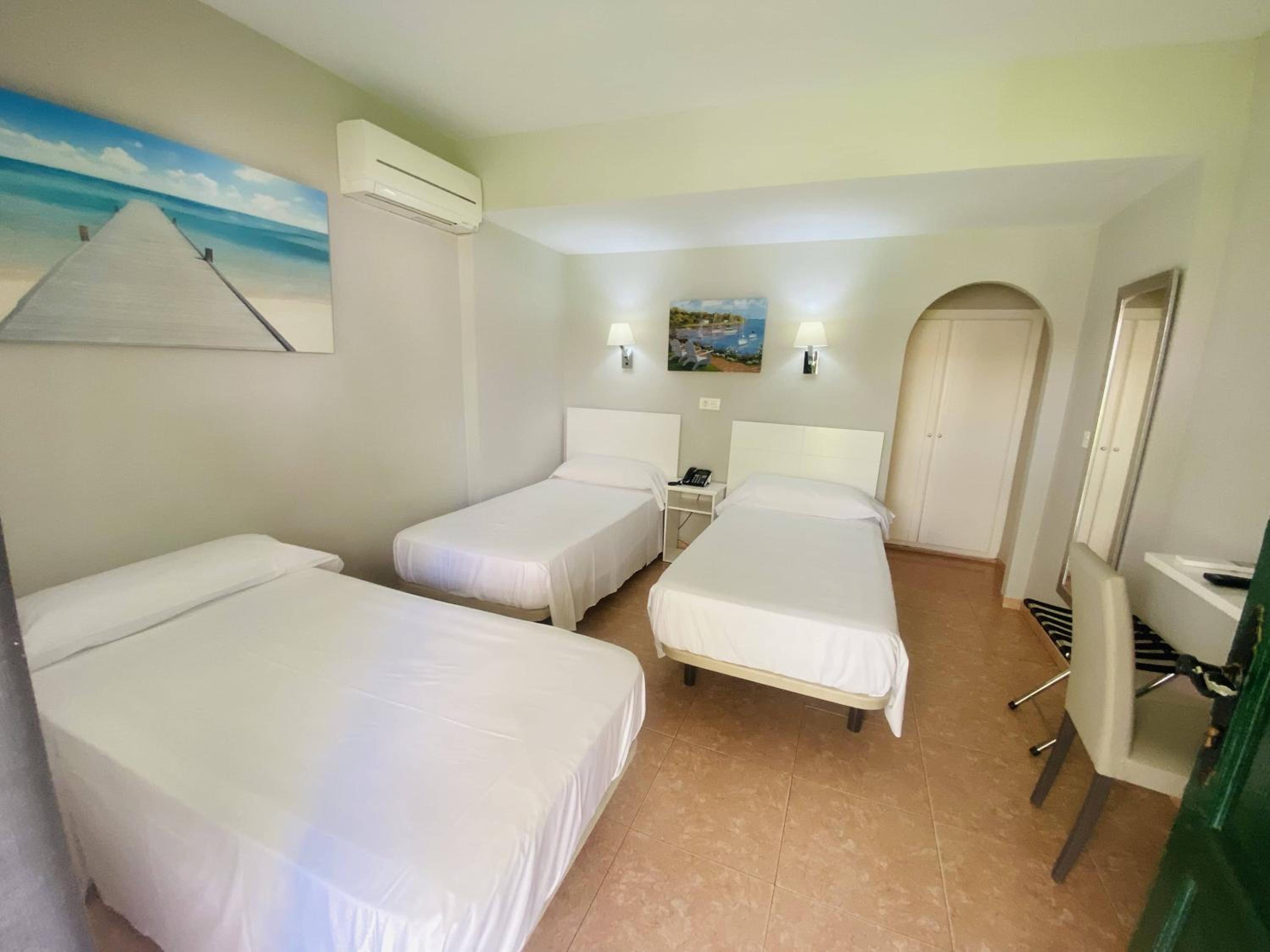 Twin Room with Extra Bed - Ground Floor