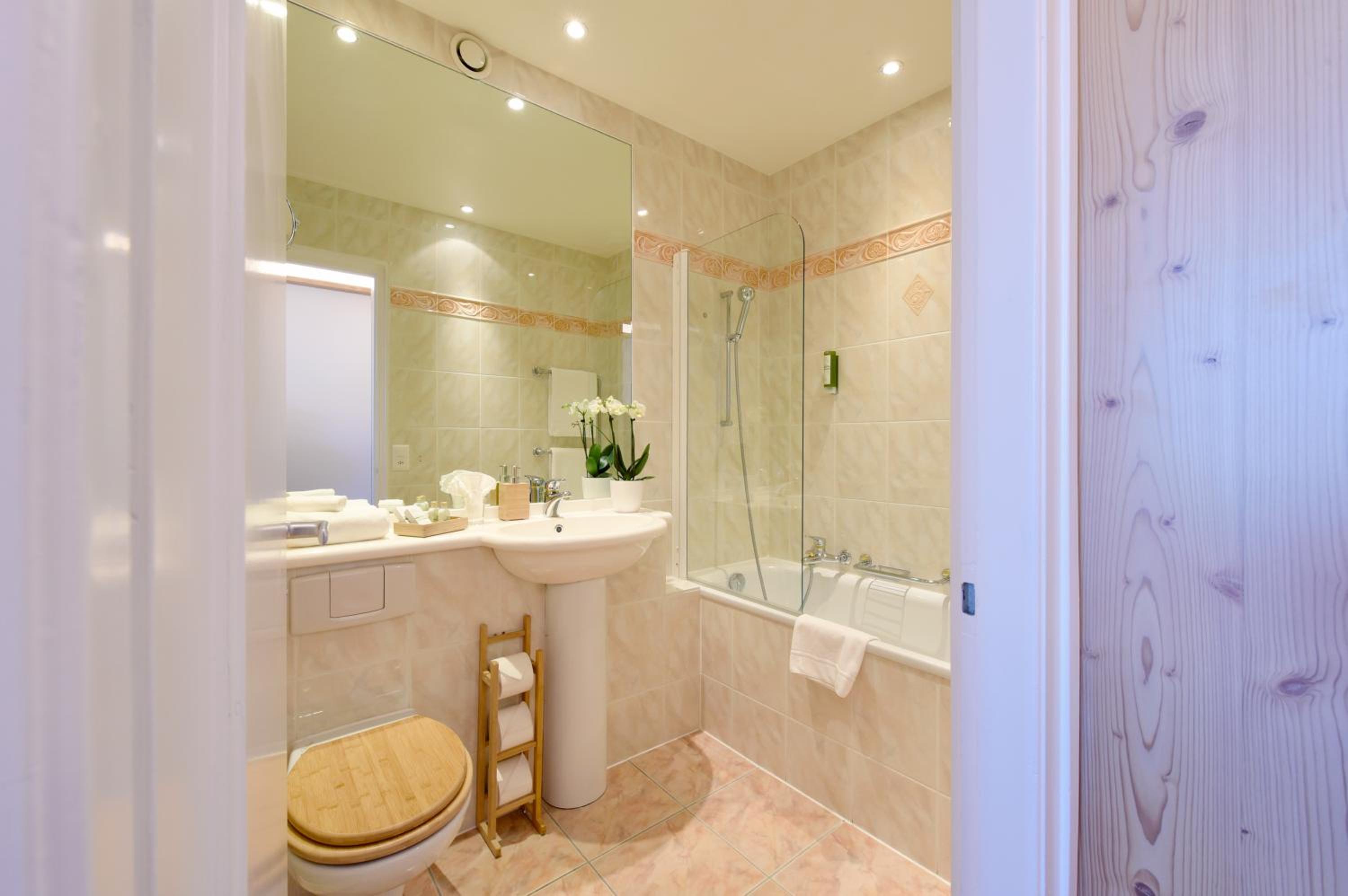 Economy Double Room with Partial Lake View