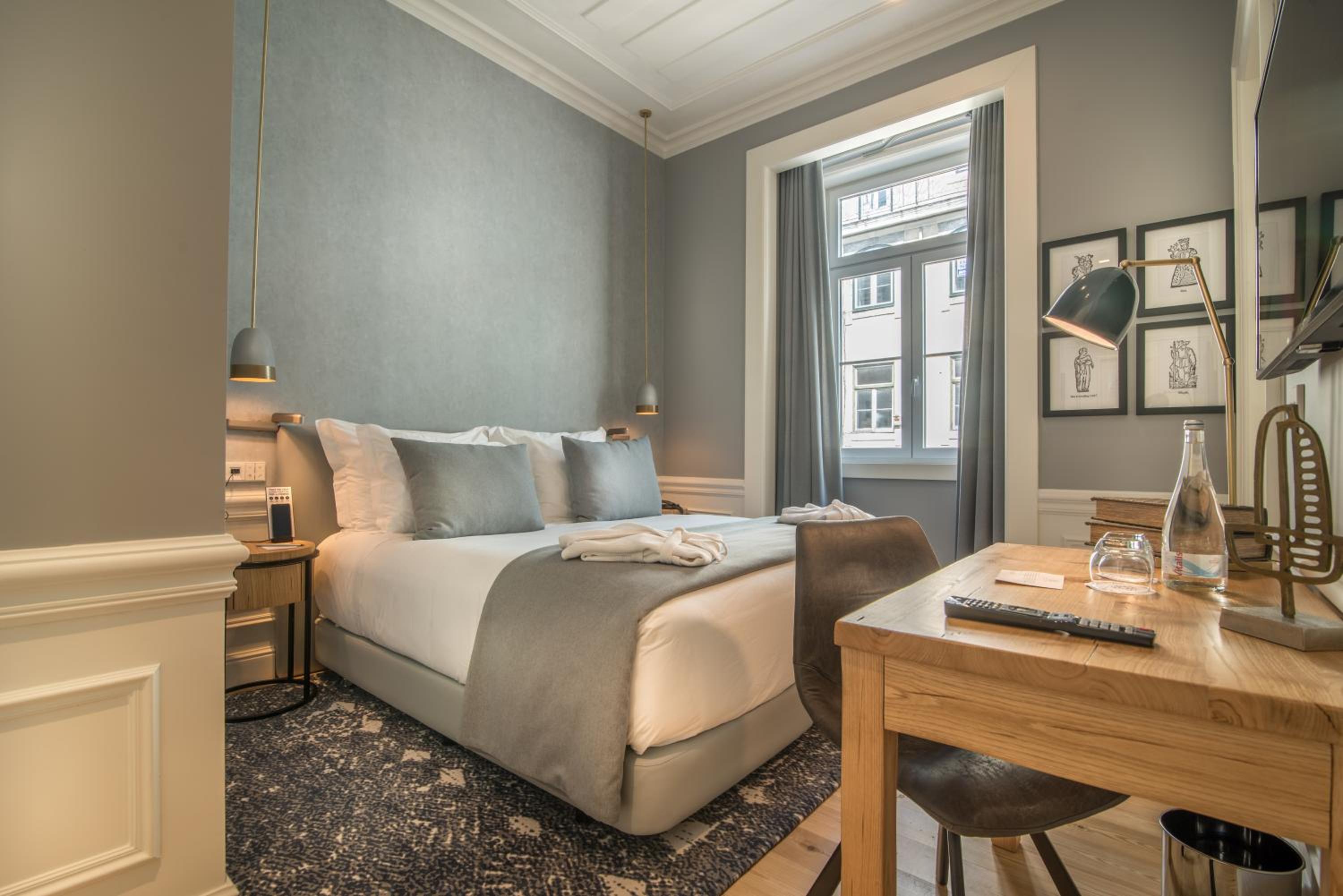 Classic Double or Twin Room with City View