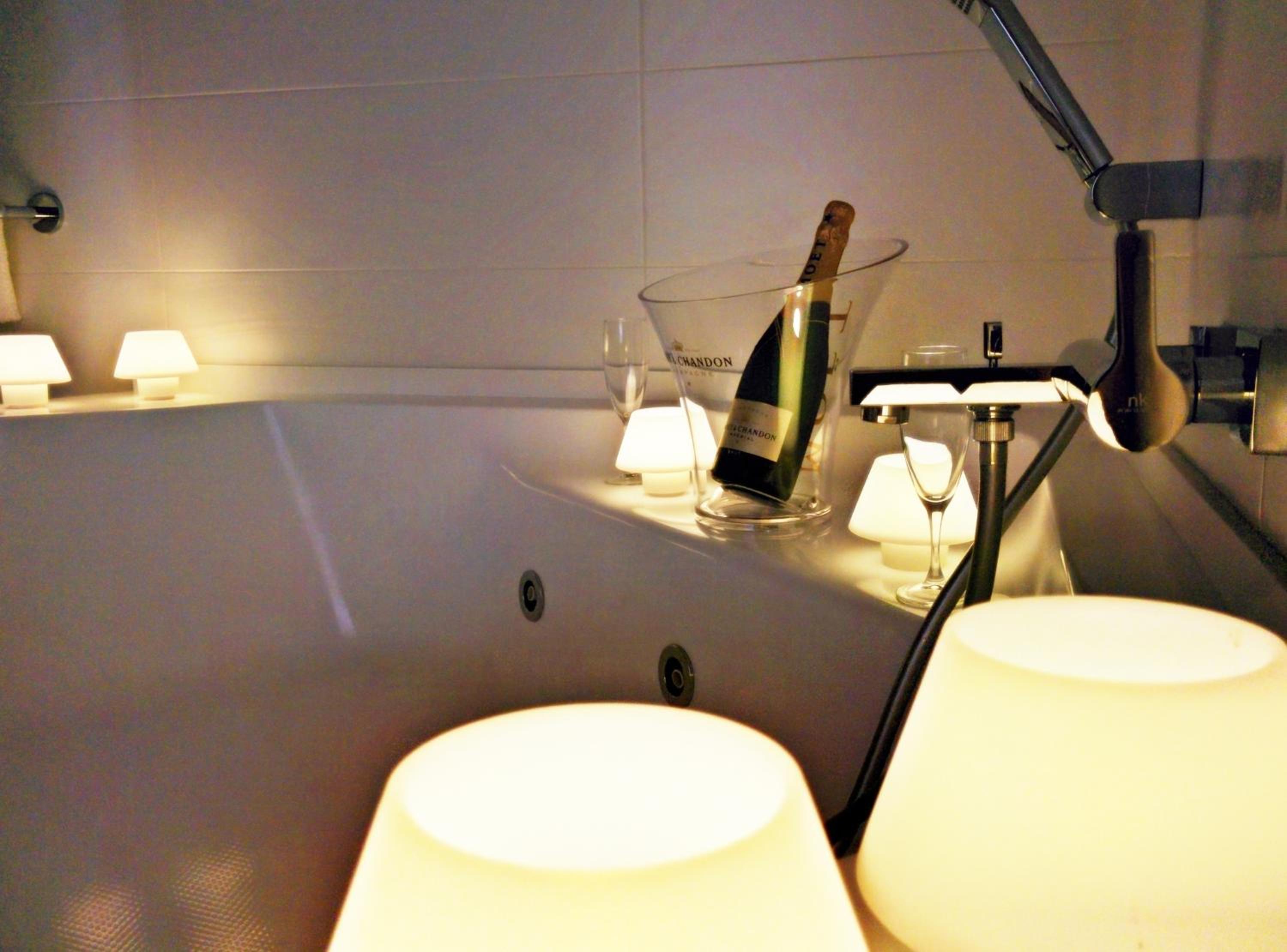 Deluxe Double Room with Spa Bath 