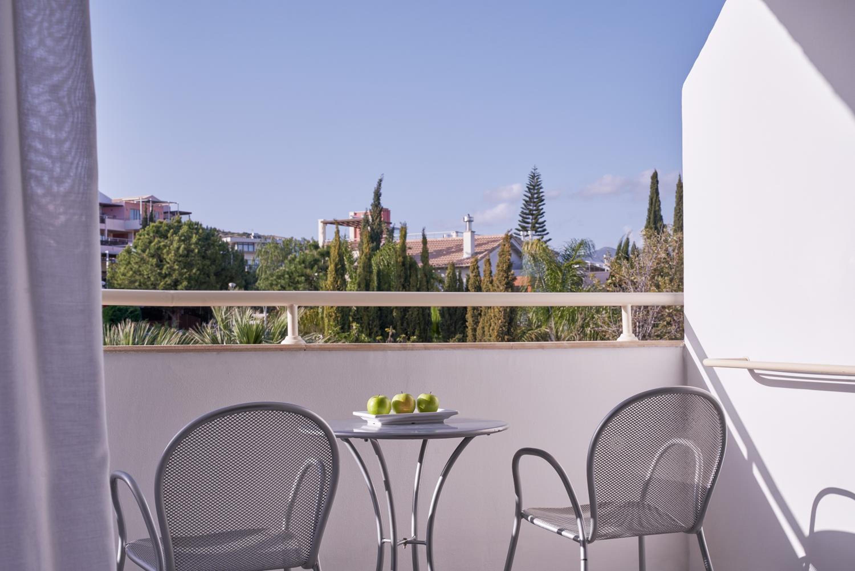 Twin / Double Room Inland View