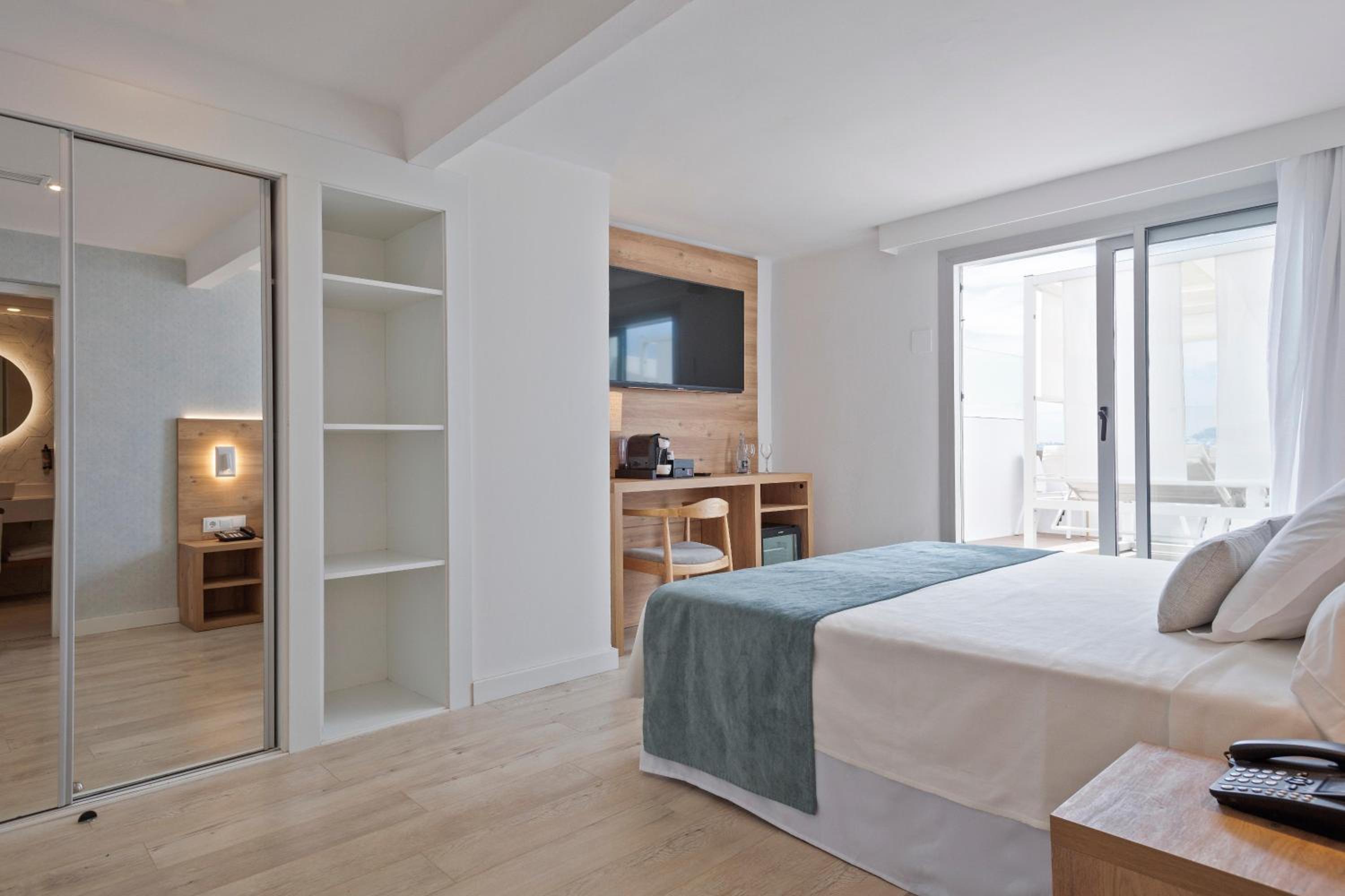 Premium Double Room (2 Adults)
