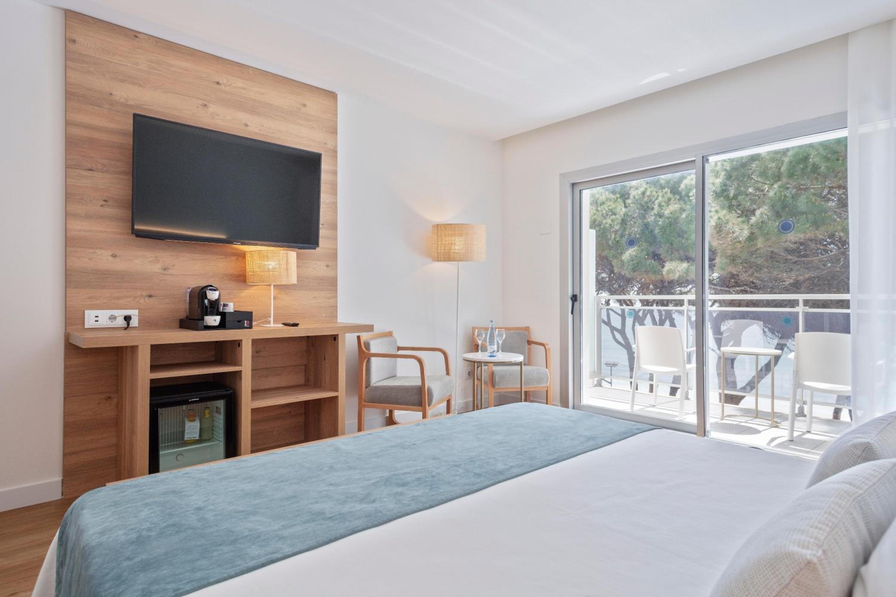 Superior Double Room (2 Adults + 1 Child)