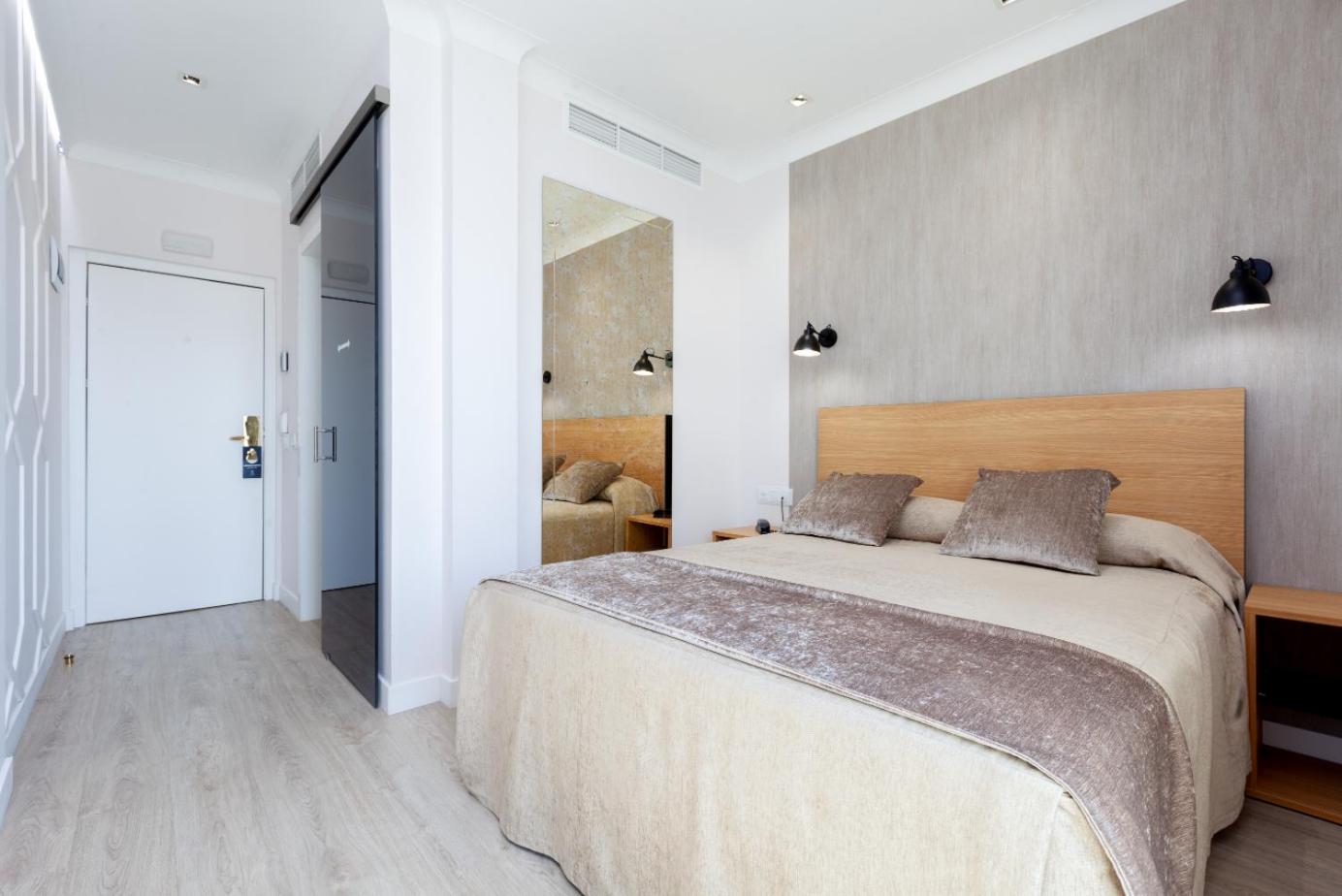 Premium Double Room with Terrace and Puerta del Sol Views