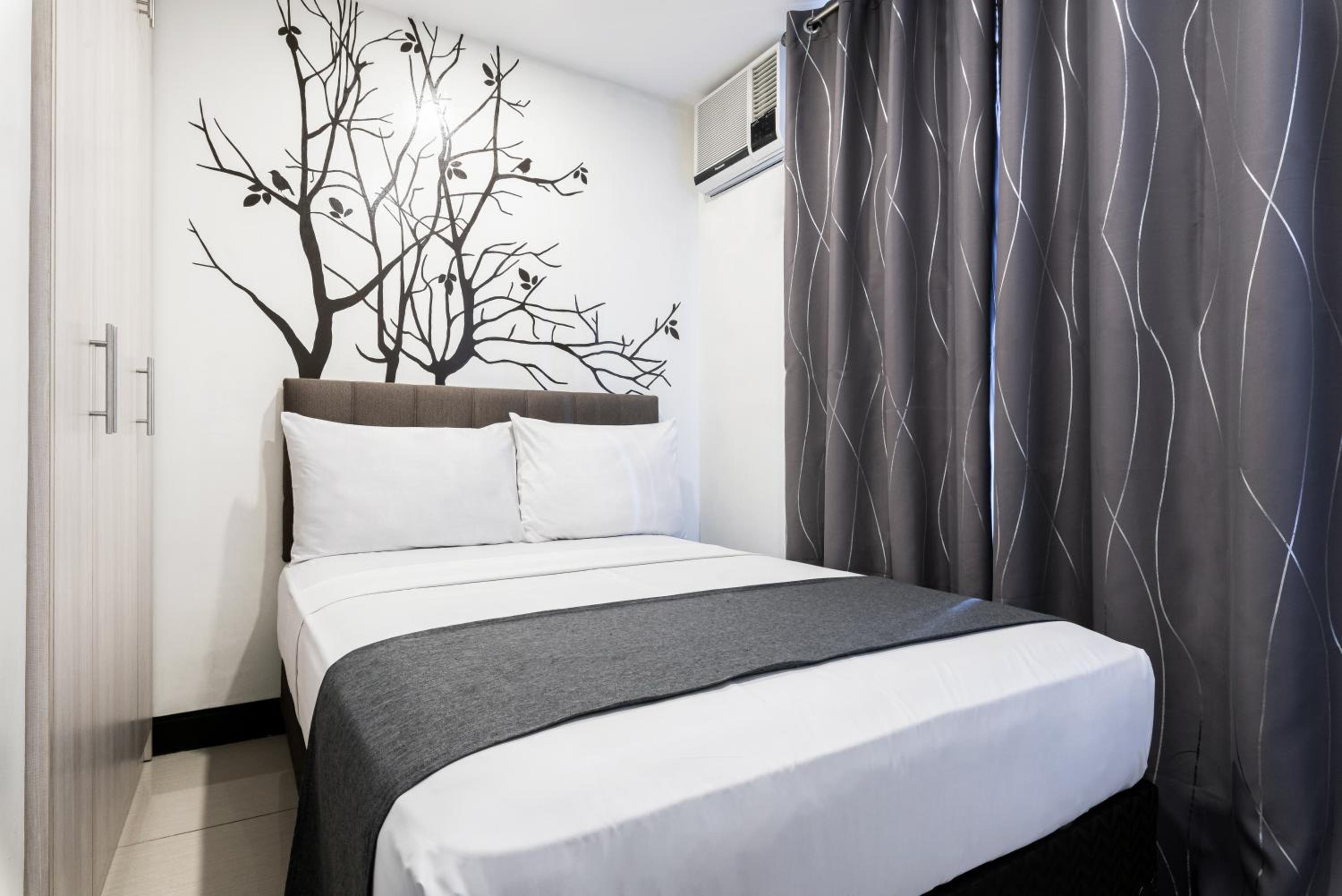 Deluxe Family Studio