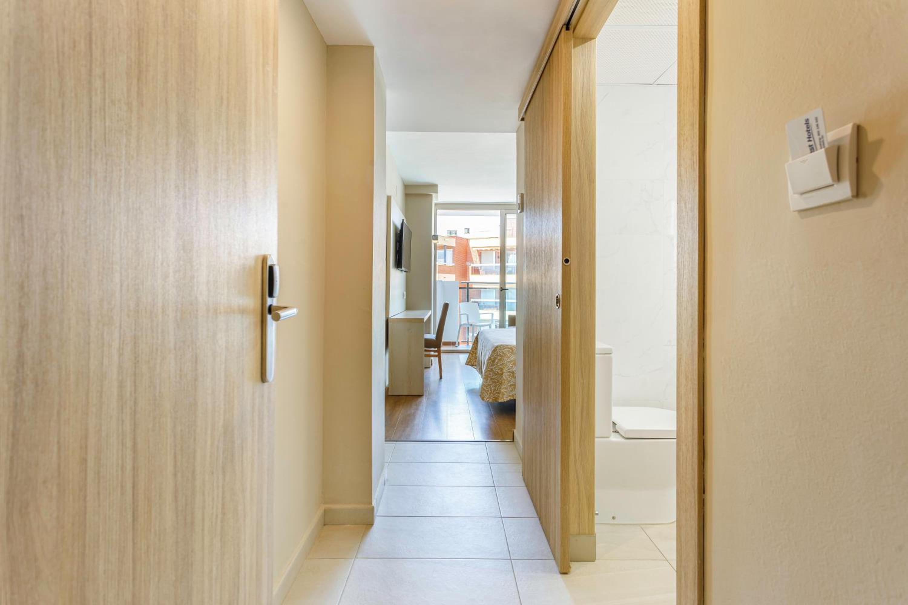 Double or Twin Room with Side Sea View