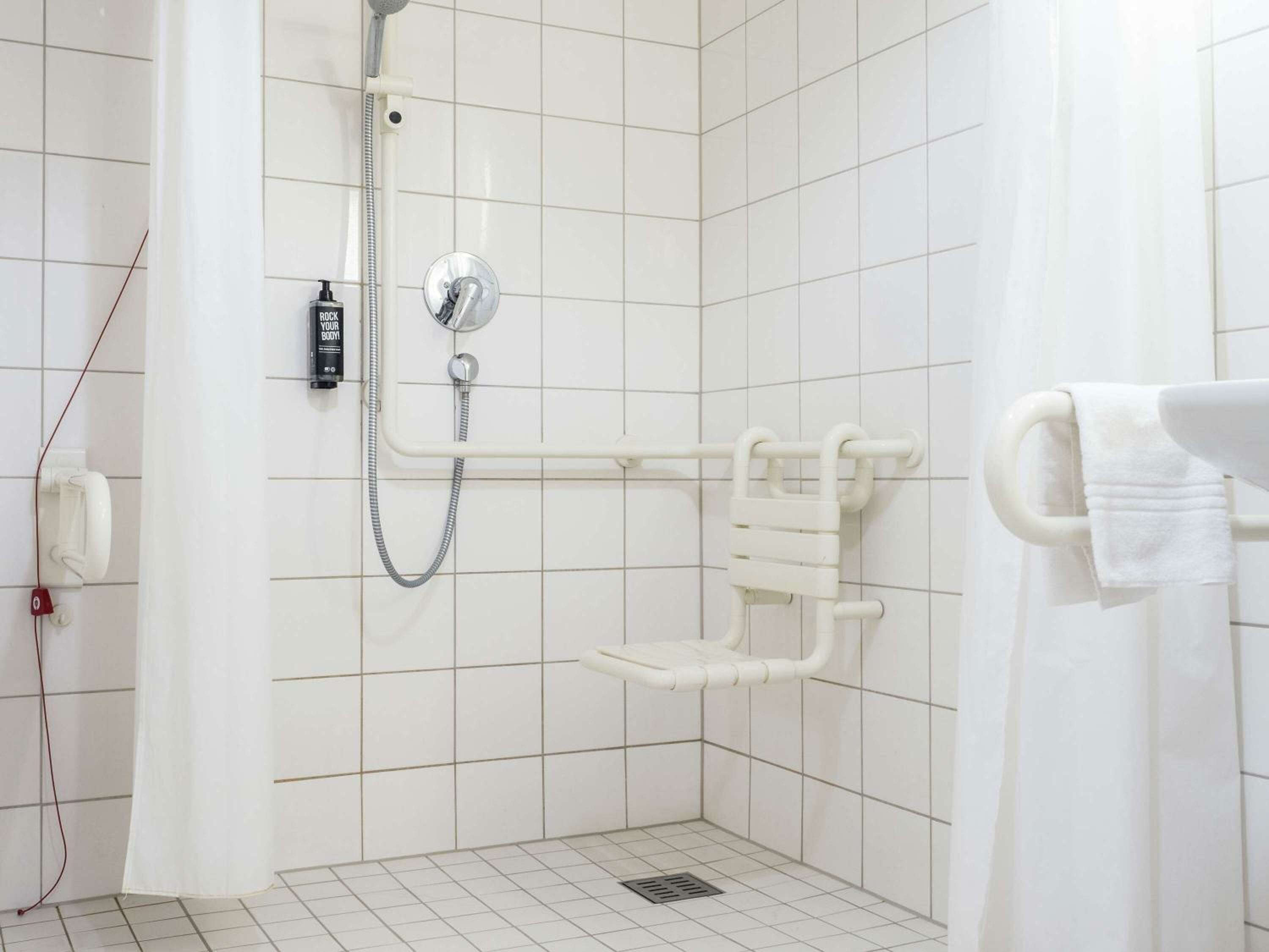 Standard Twin Room - Accessible