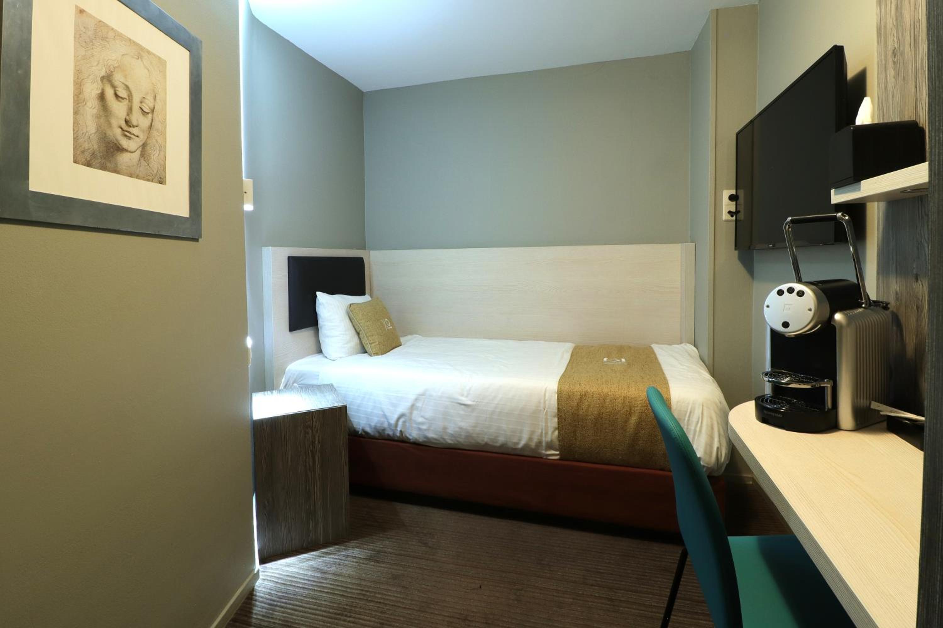 Single Room without Window