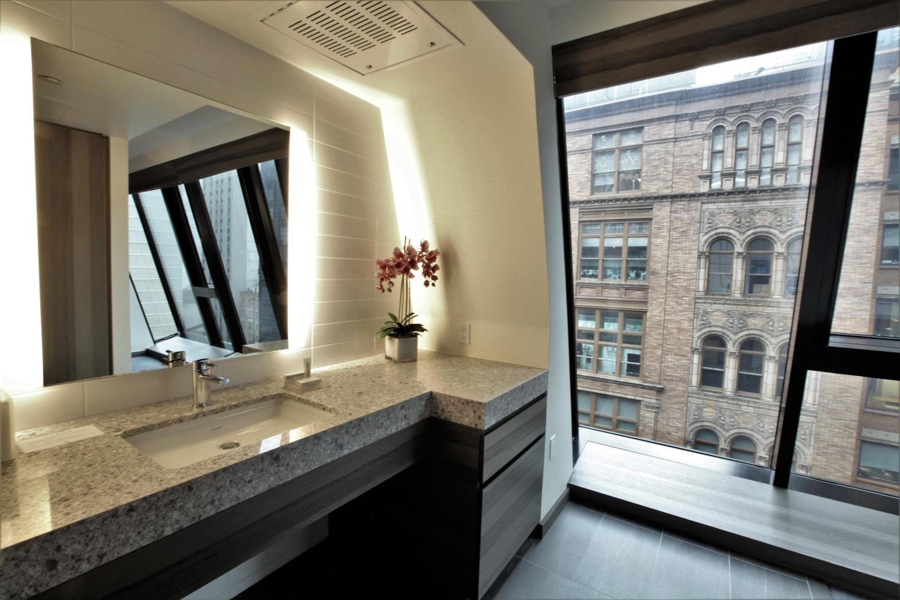 Superior Queen Junior Suite