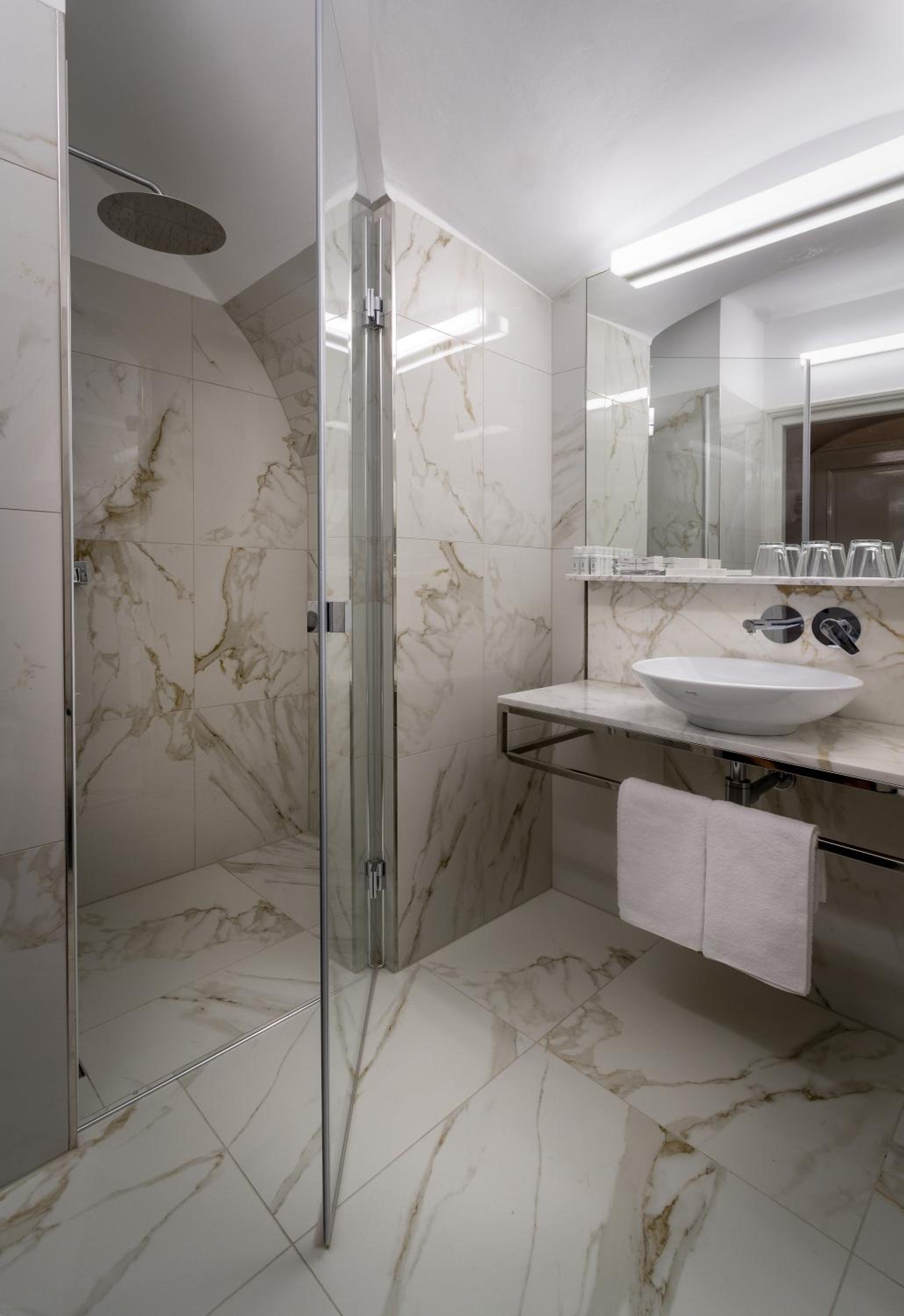 Deluxe Quadruple Room with Two Bedrooms