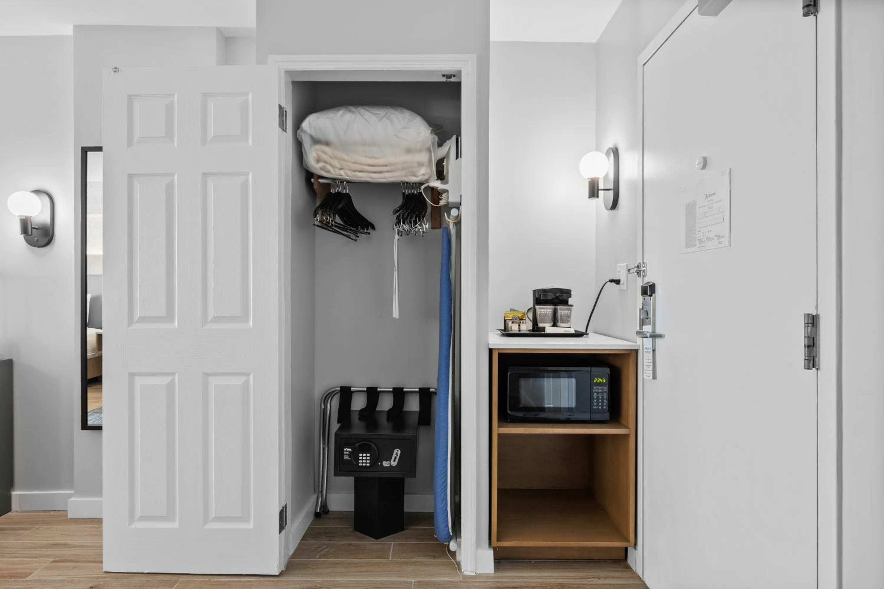 Junior King Suite with Seating Area