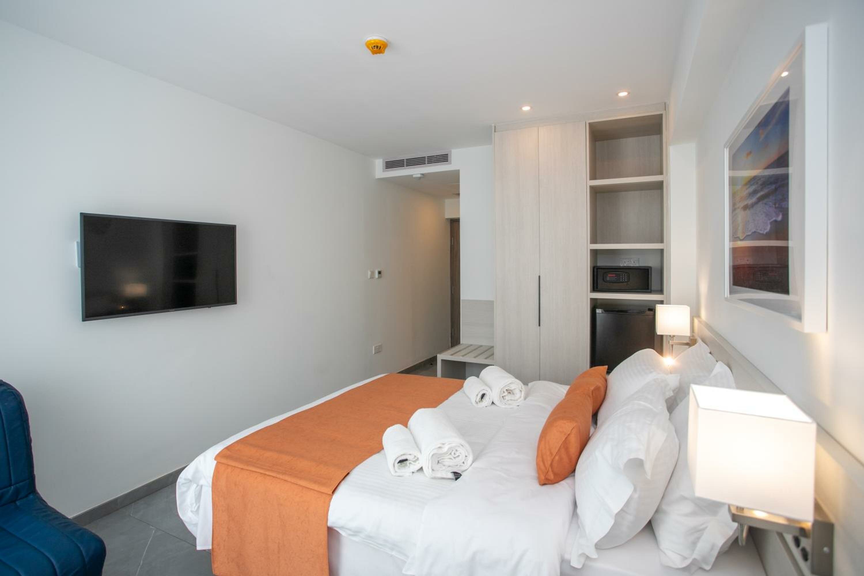 Triple Room with Queen Bed and Sofa Bed - Non-Smoking