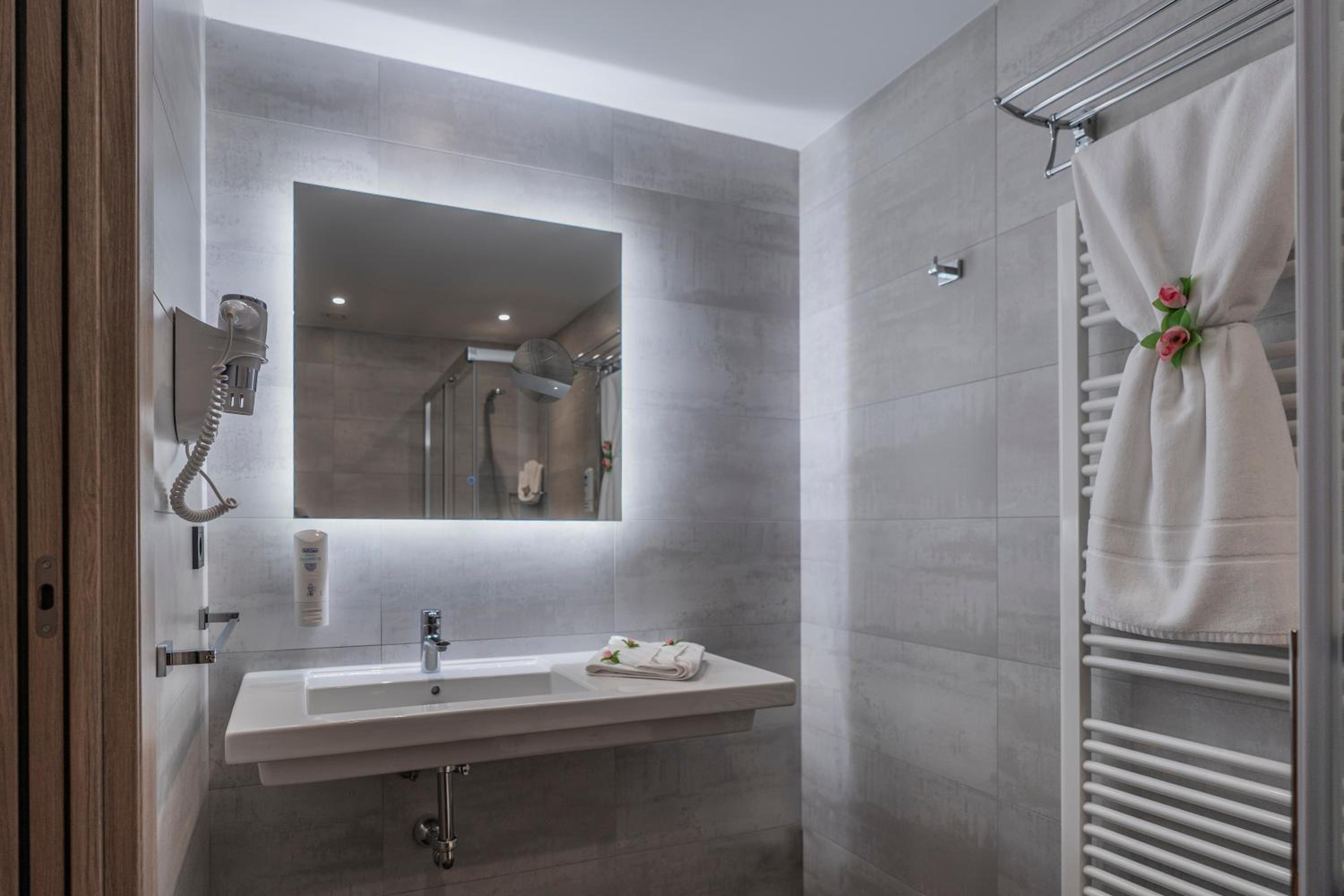 Deluxe Double or Twin Room with Balcony