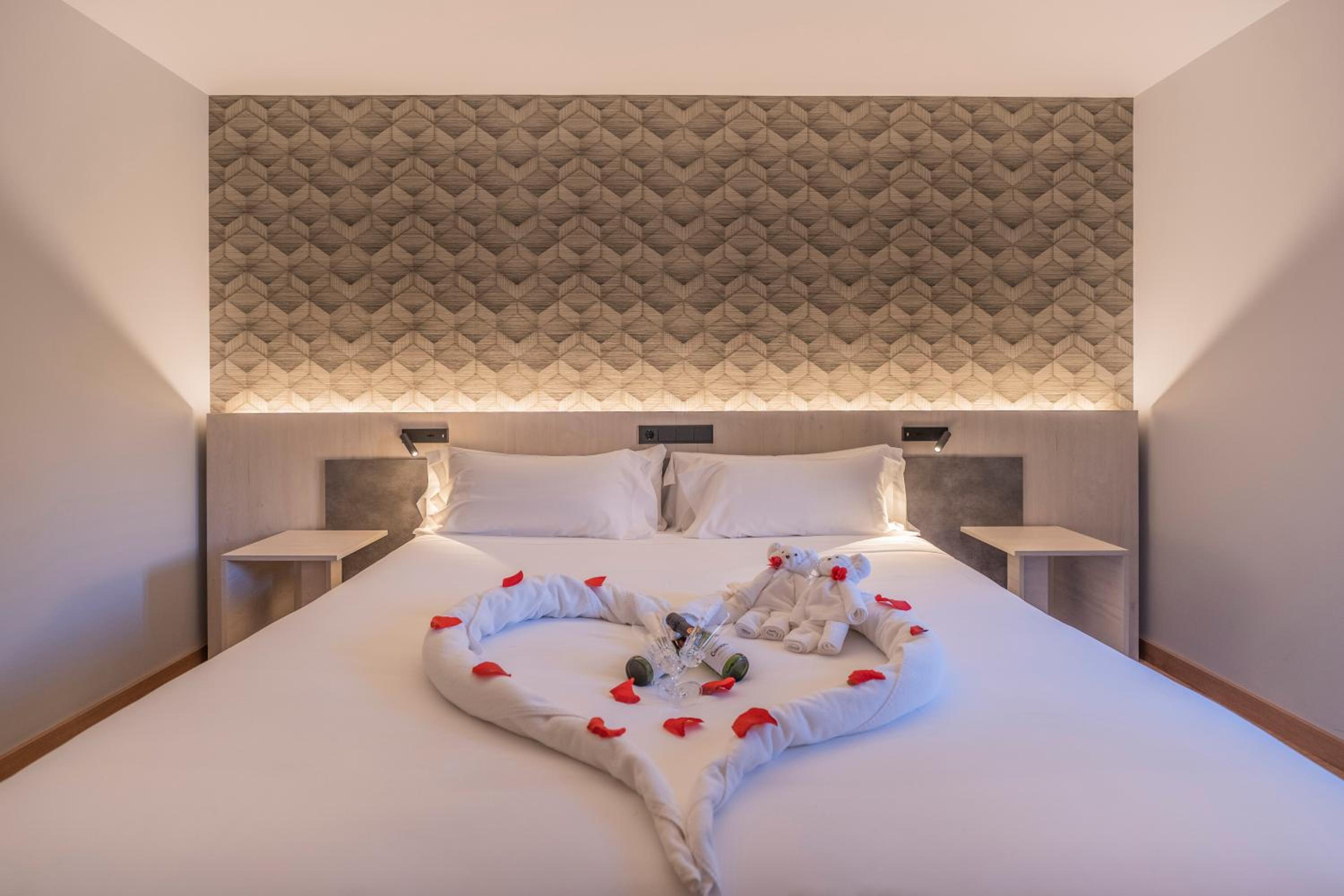 Deluxe Double or Twin Room with Balcony