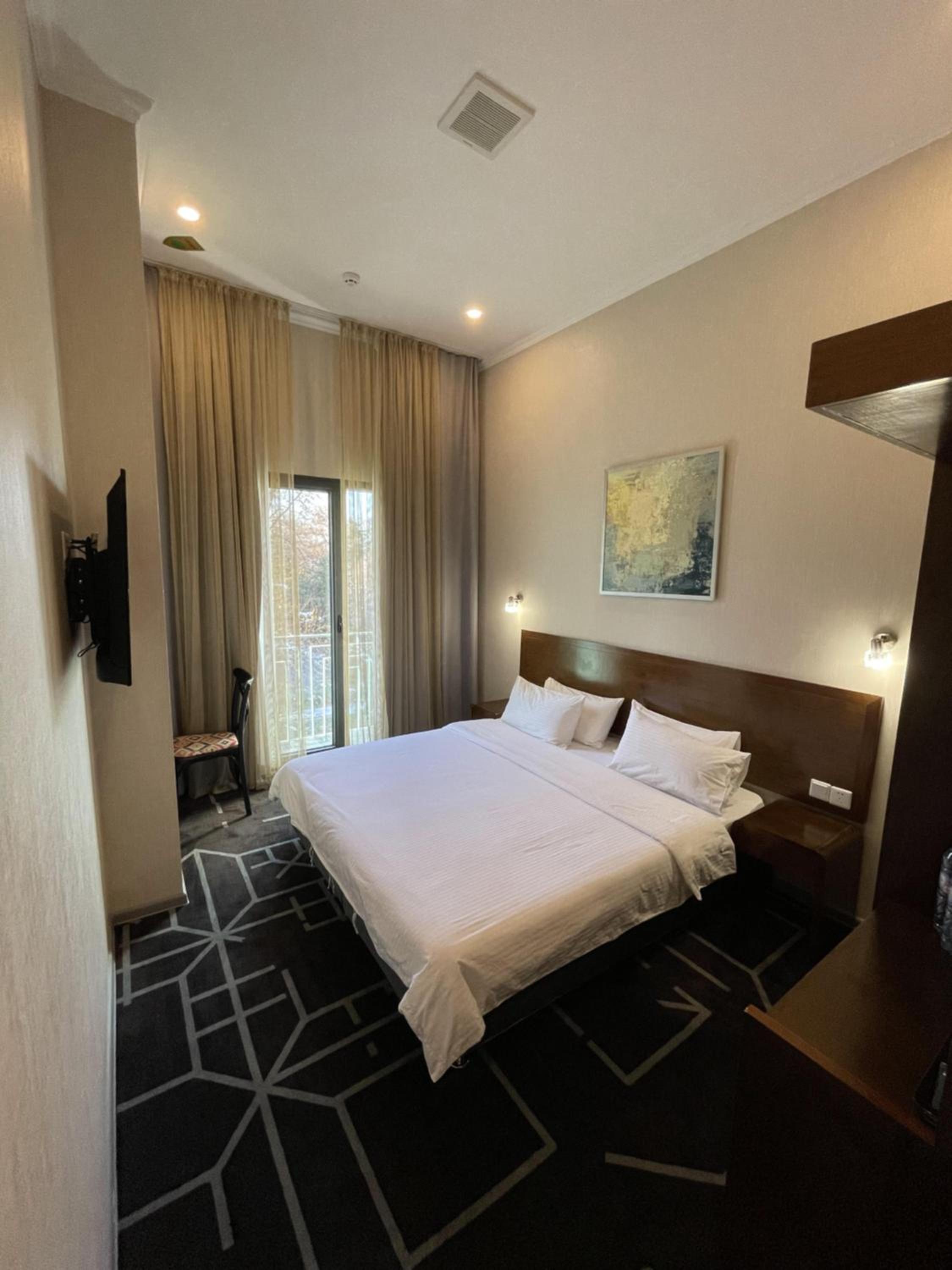 Standard Double or Twin Room with Garden View