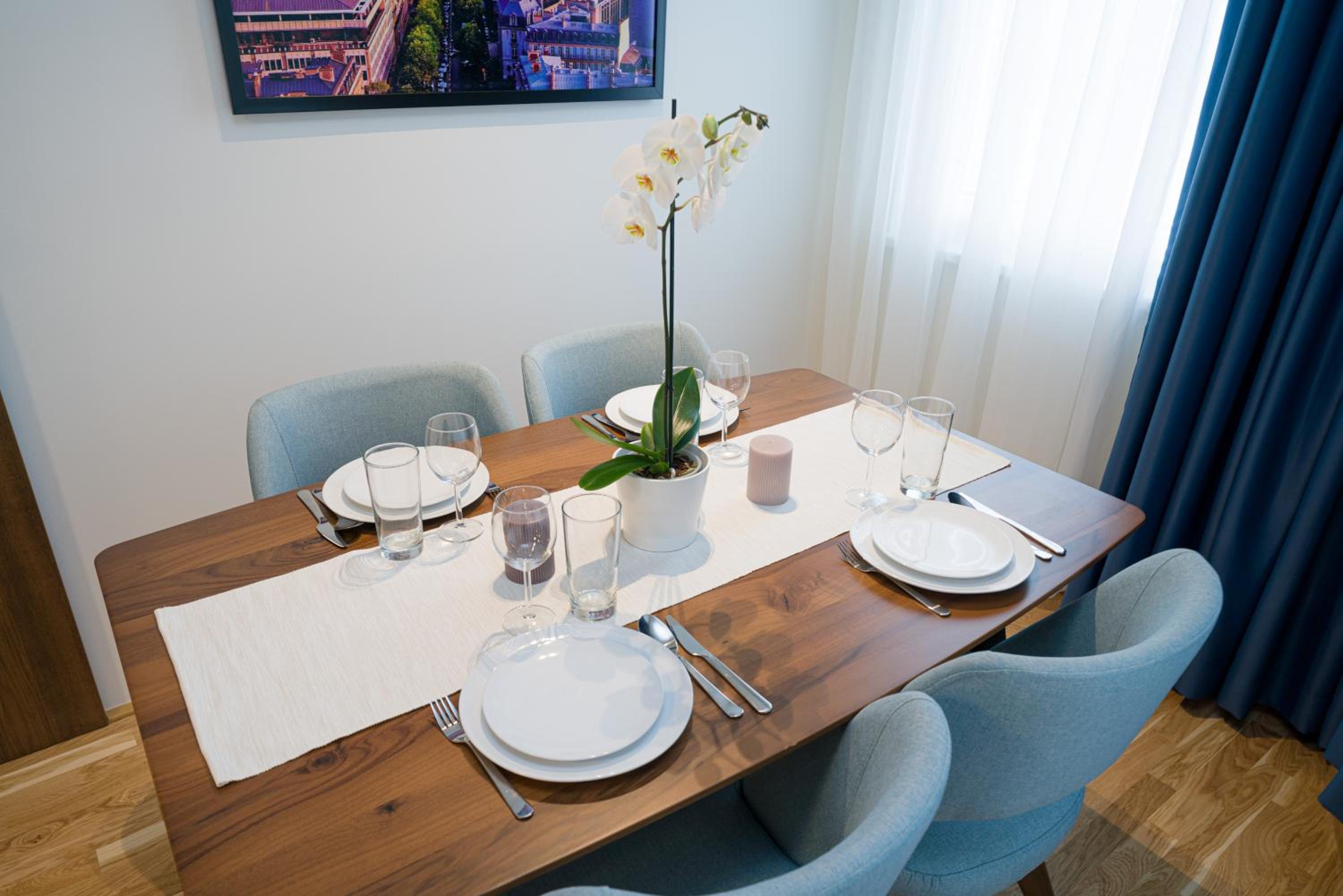 One-Bedroom Apartment with Balcony