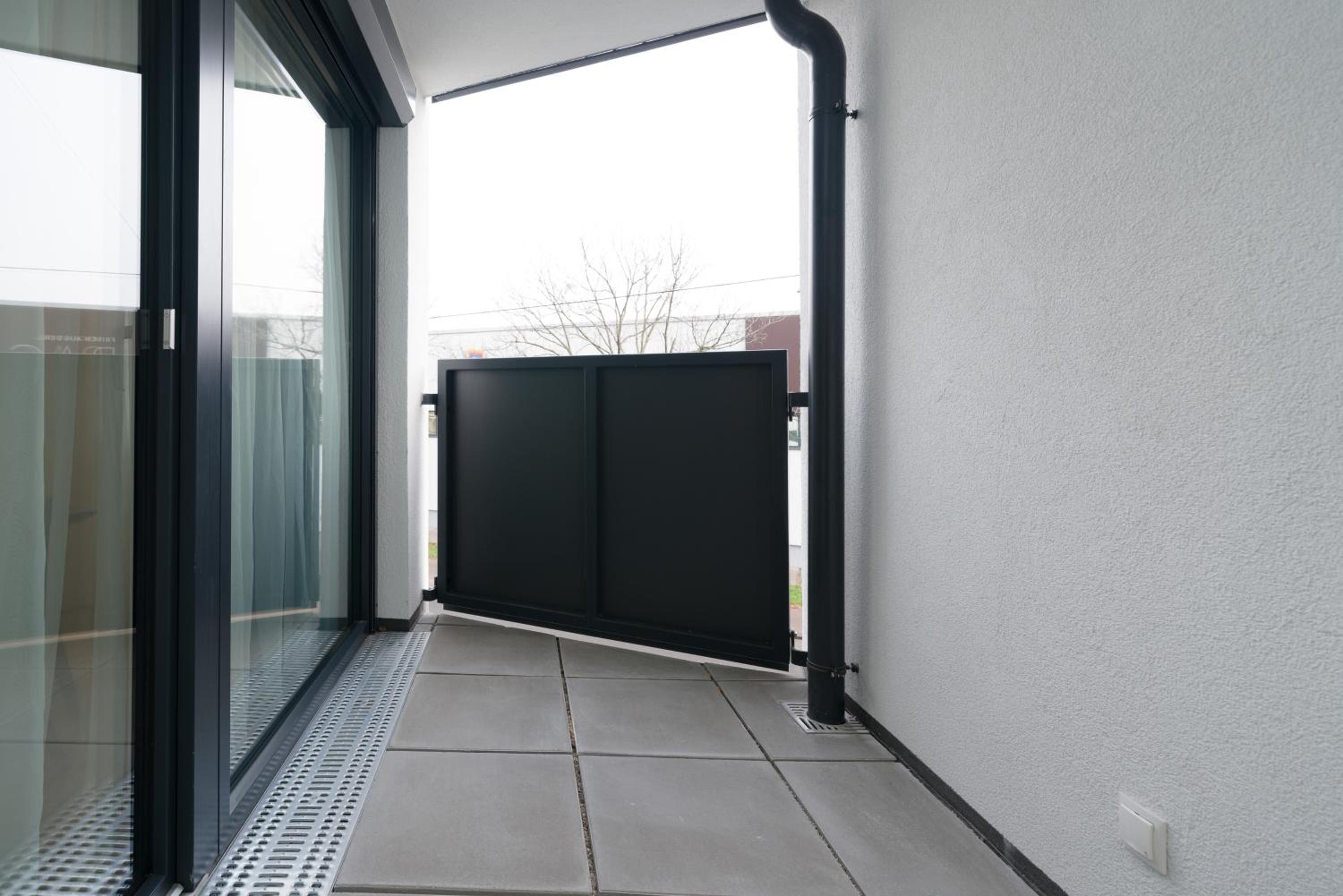 One-Bedroom Apartment with Balcony