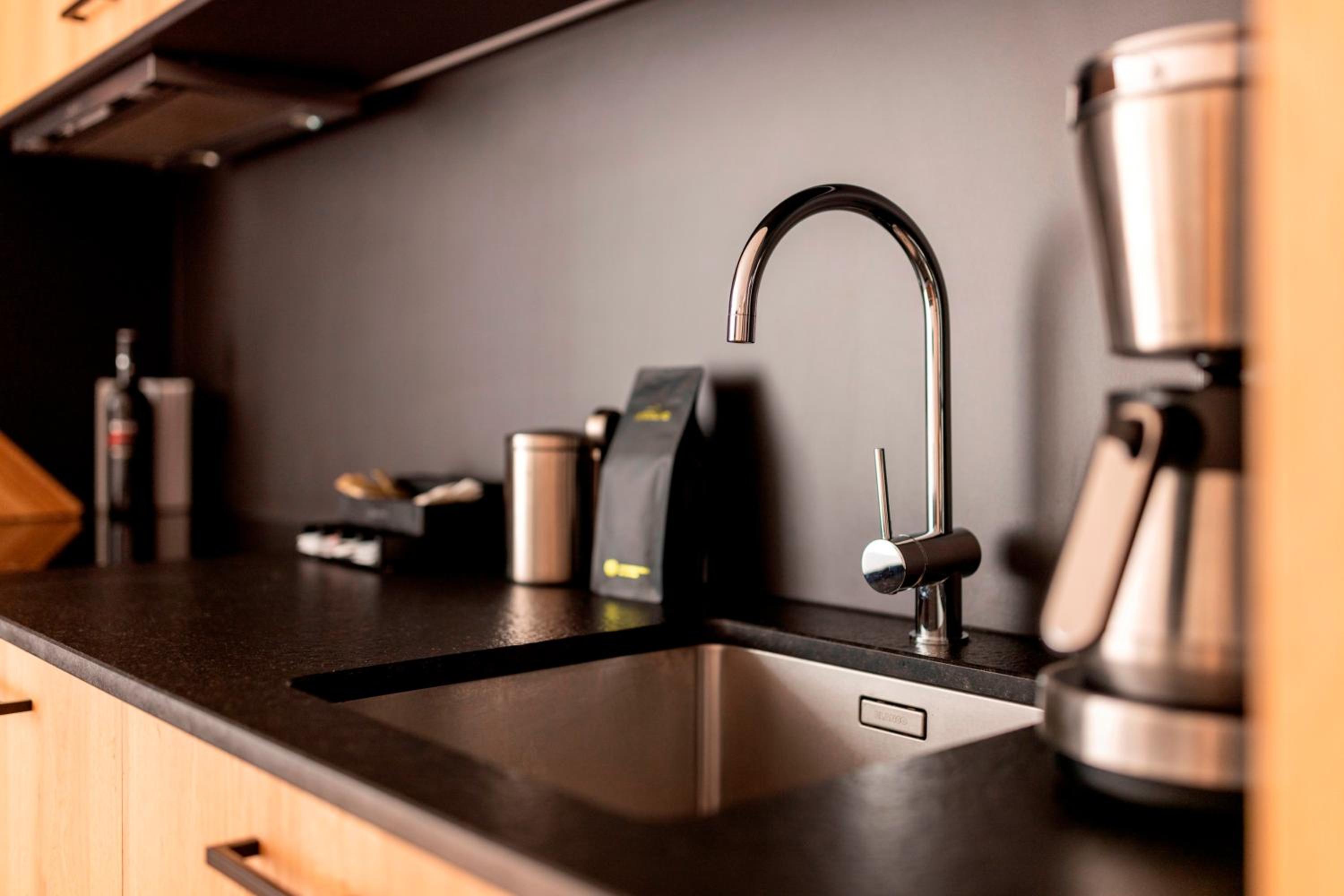 Executive Apartment (3 Bedrooms) with Balcony