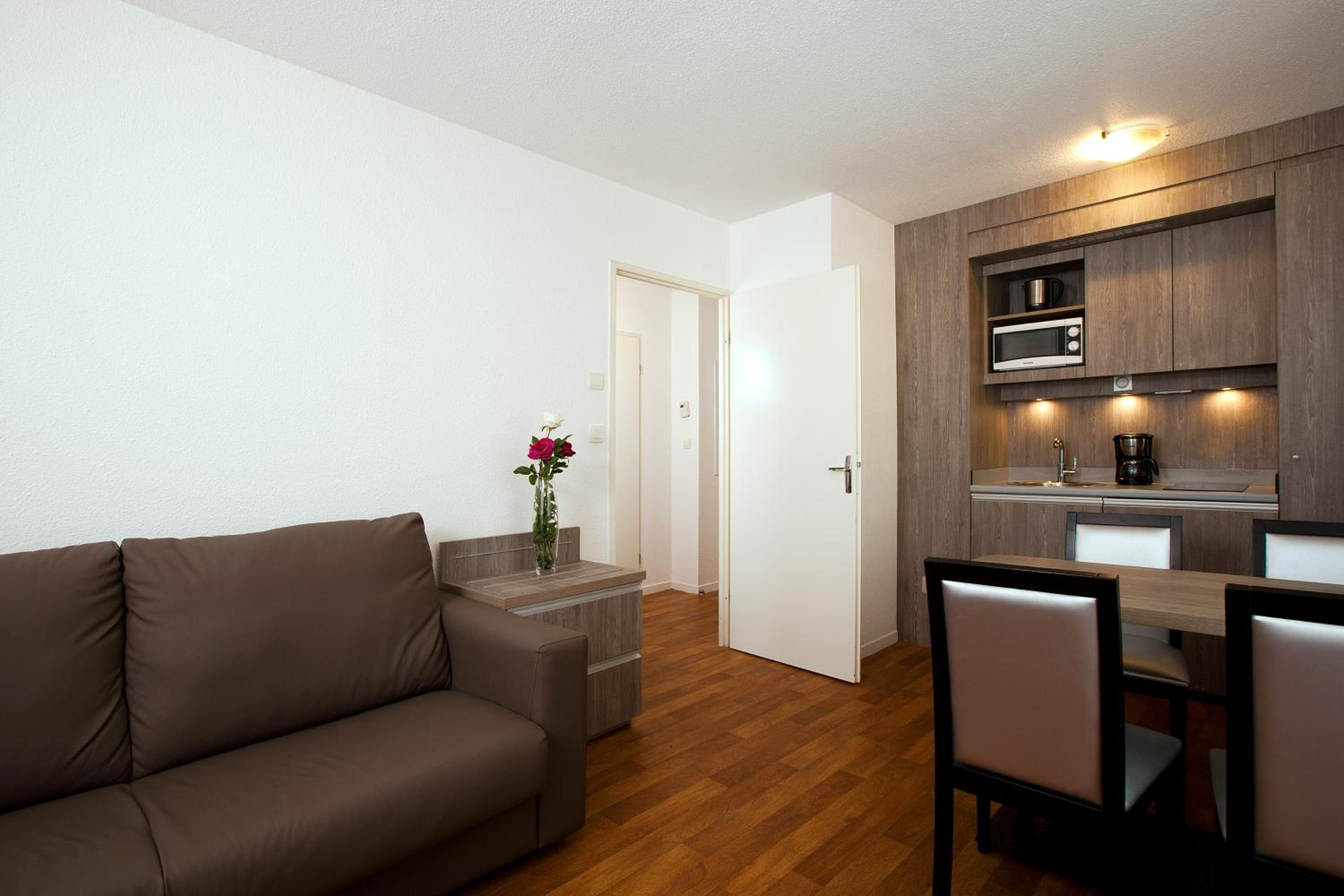 2 Room Apartment 2-4 People