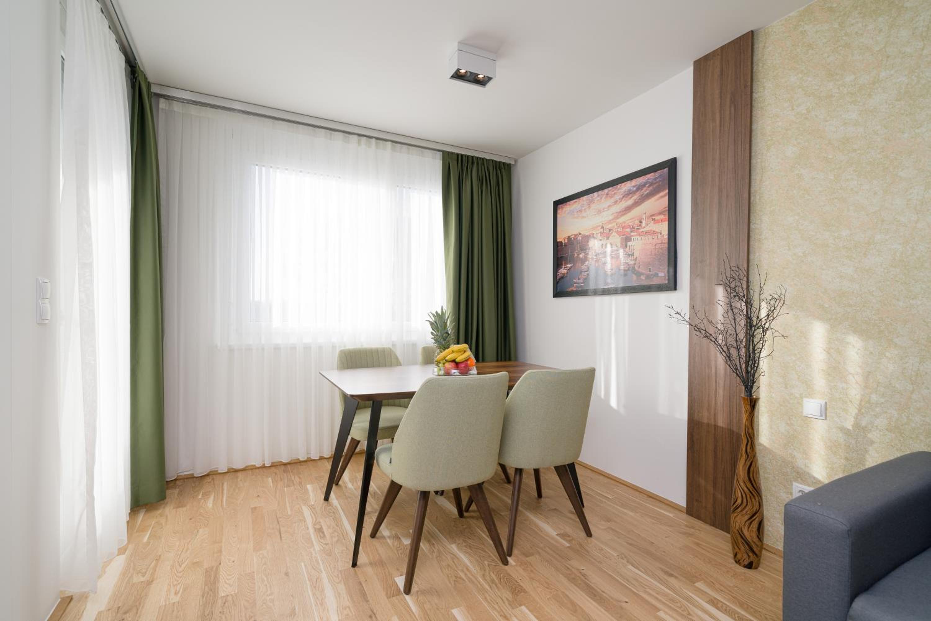 One-Bedroom Apartment with Balcony