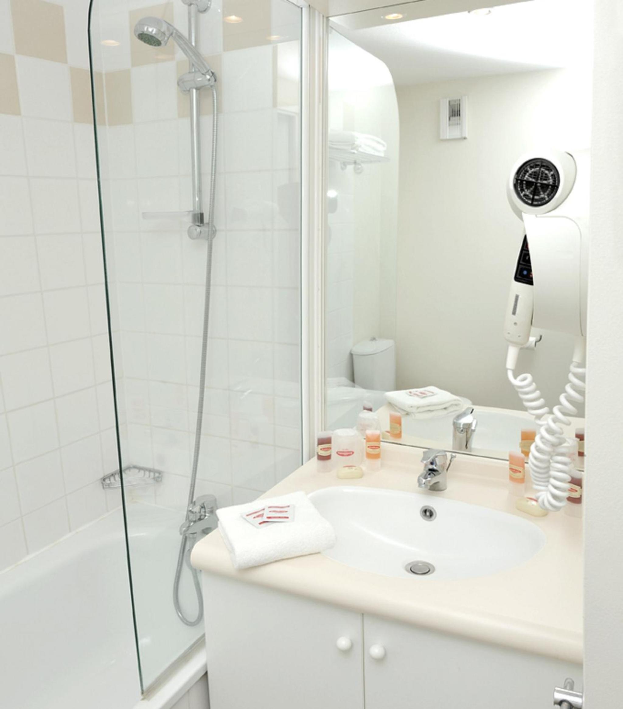 One-Bedroom Apartment (4 Adults)