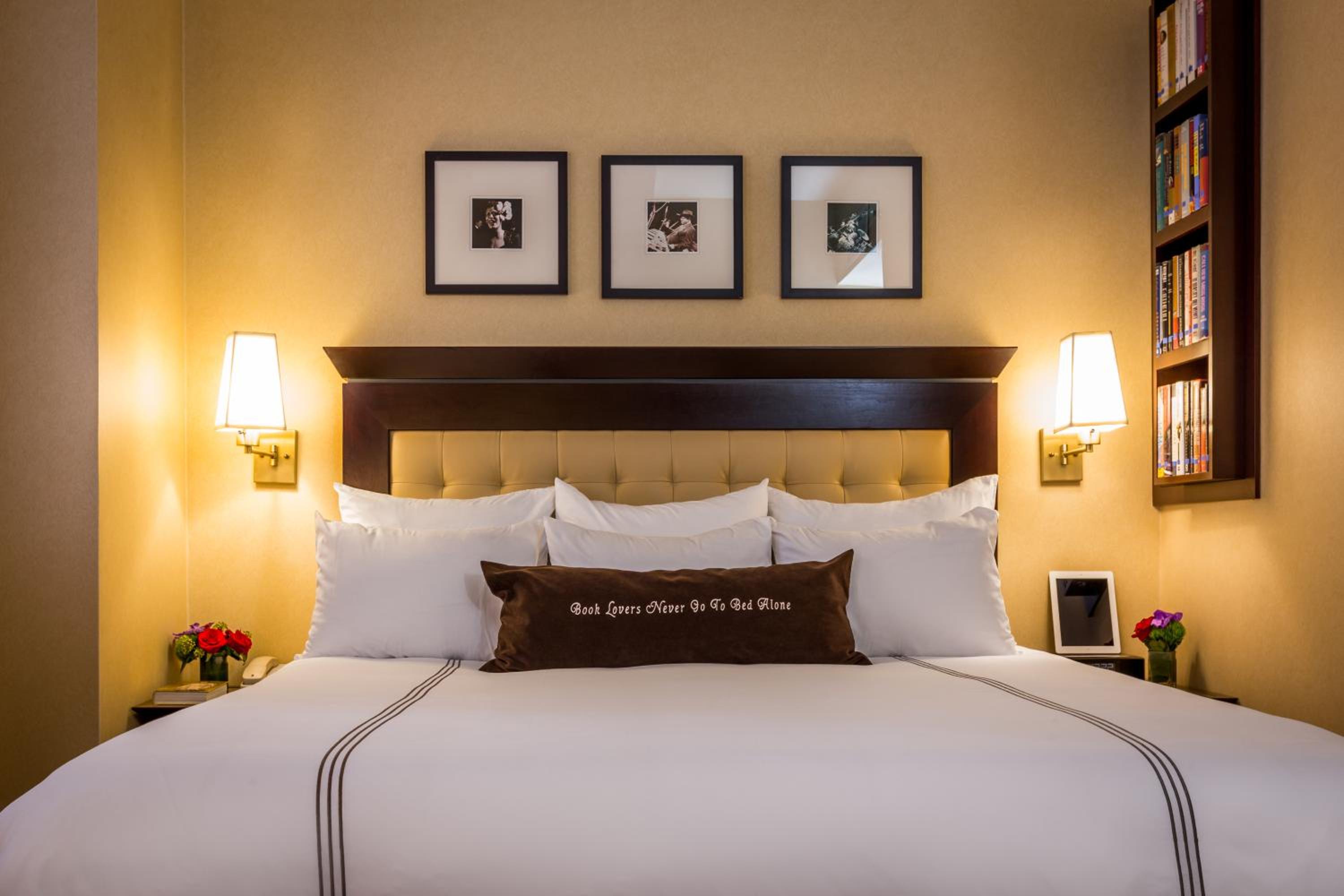 Deluxe Room with One King Bed