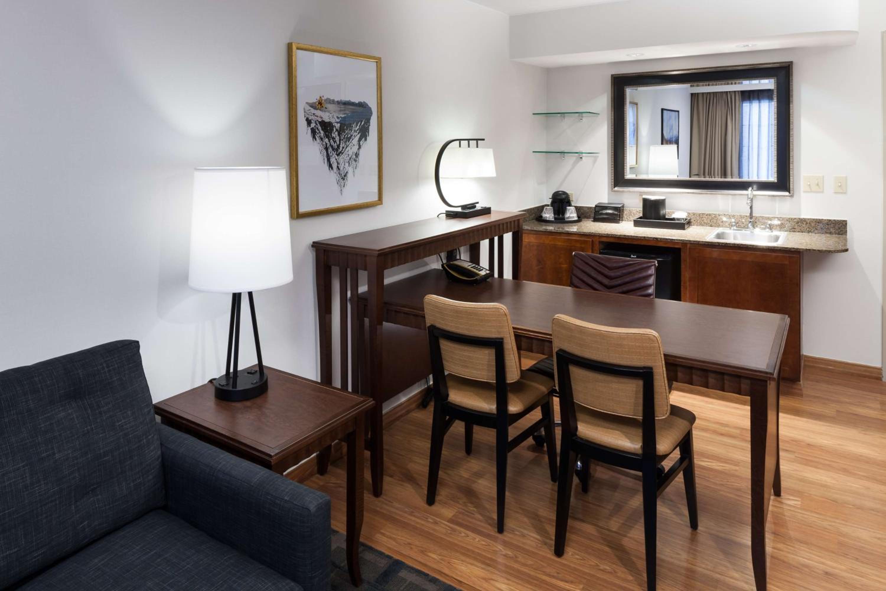 King Special Suite - Non-Smoking