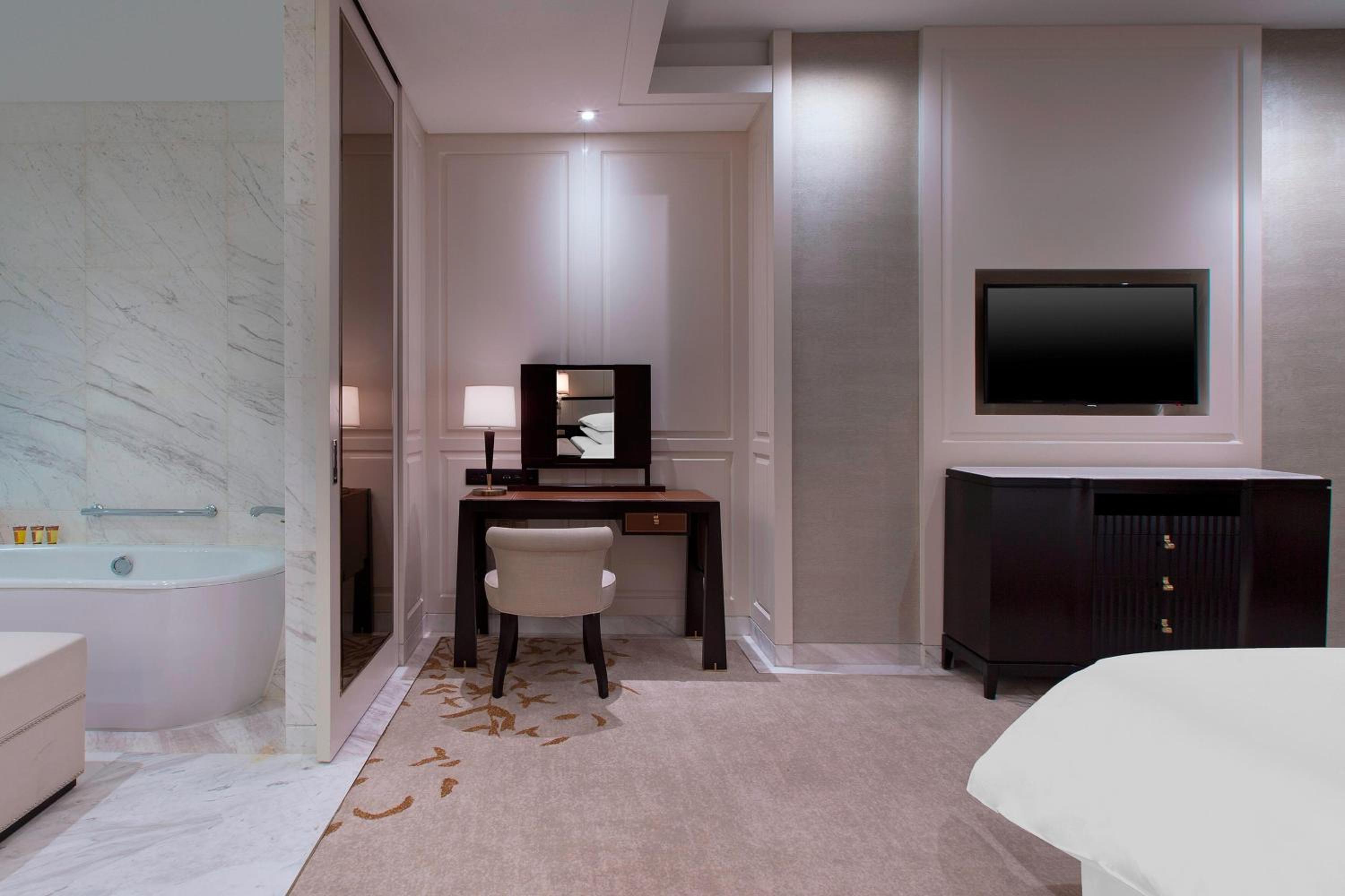 Club lounge access, Suite, 1 King