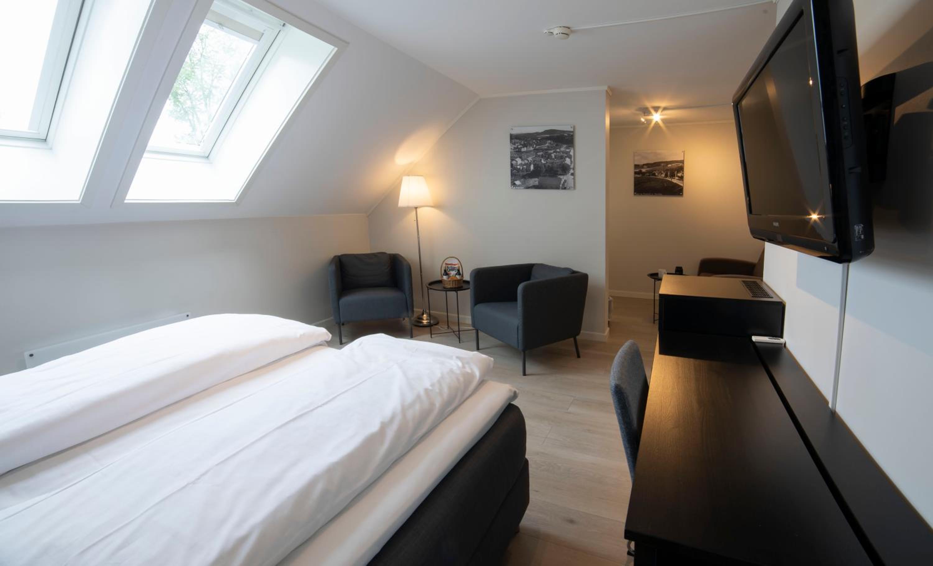 Triple Room with Three Single Beds