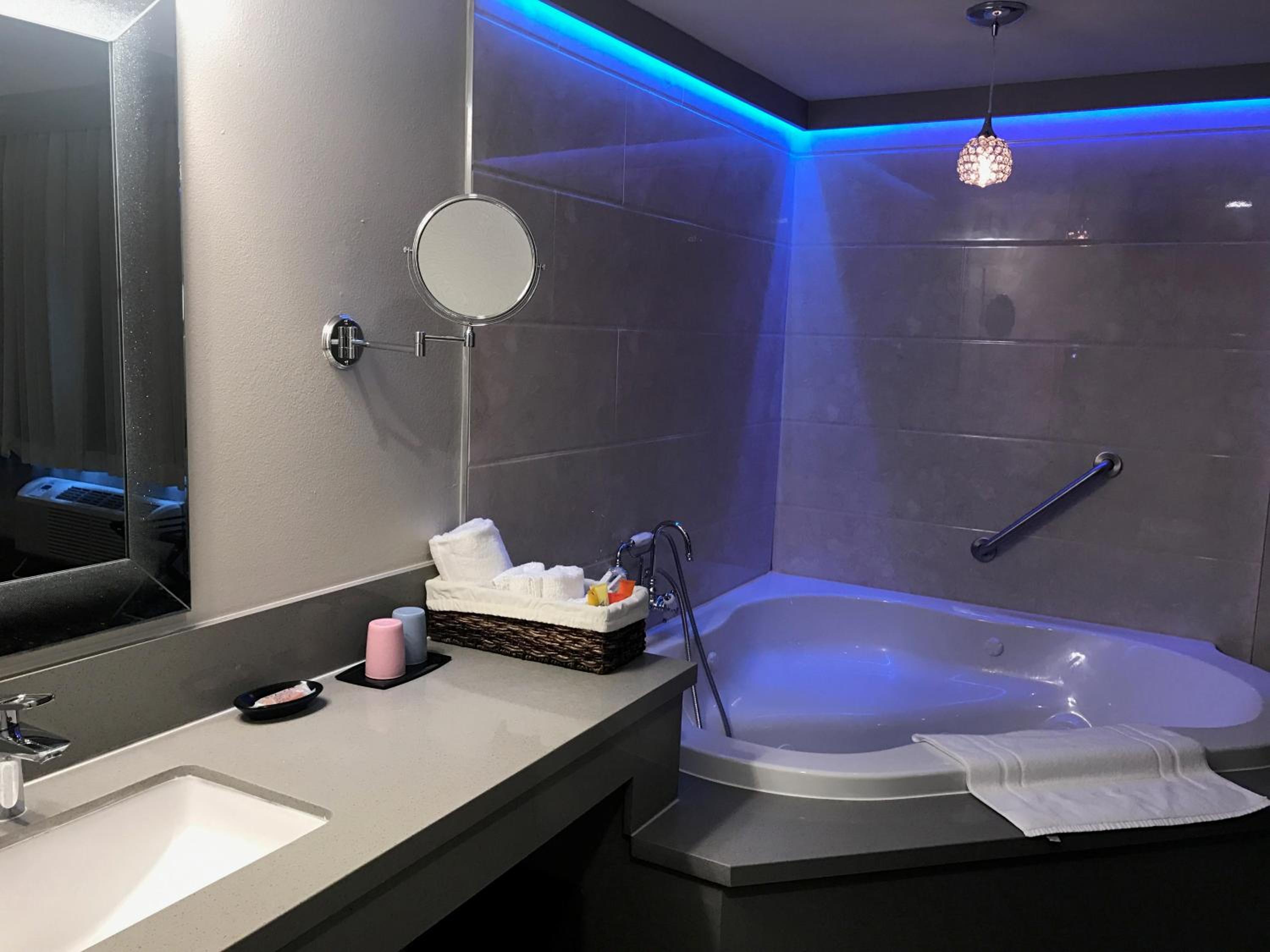 King Room with Spa Bath