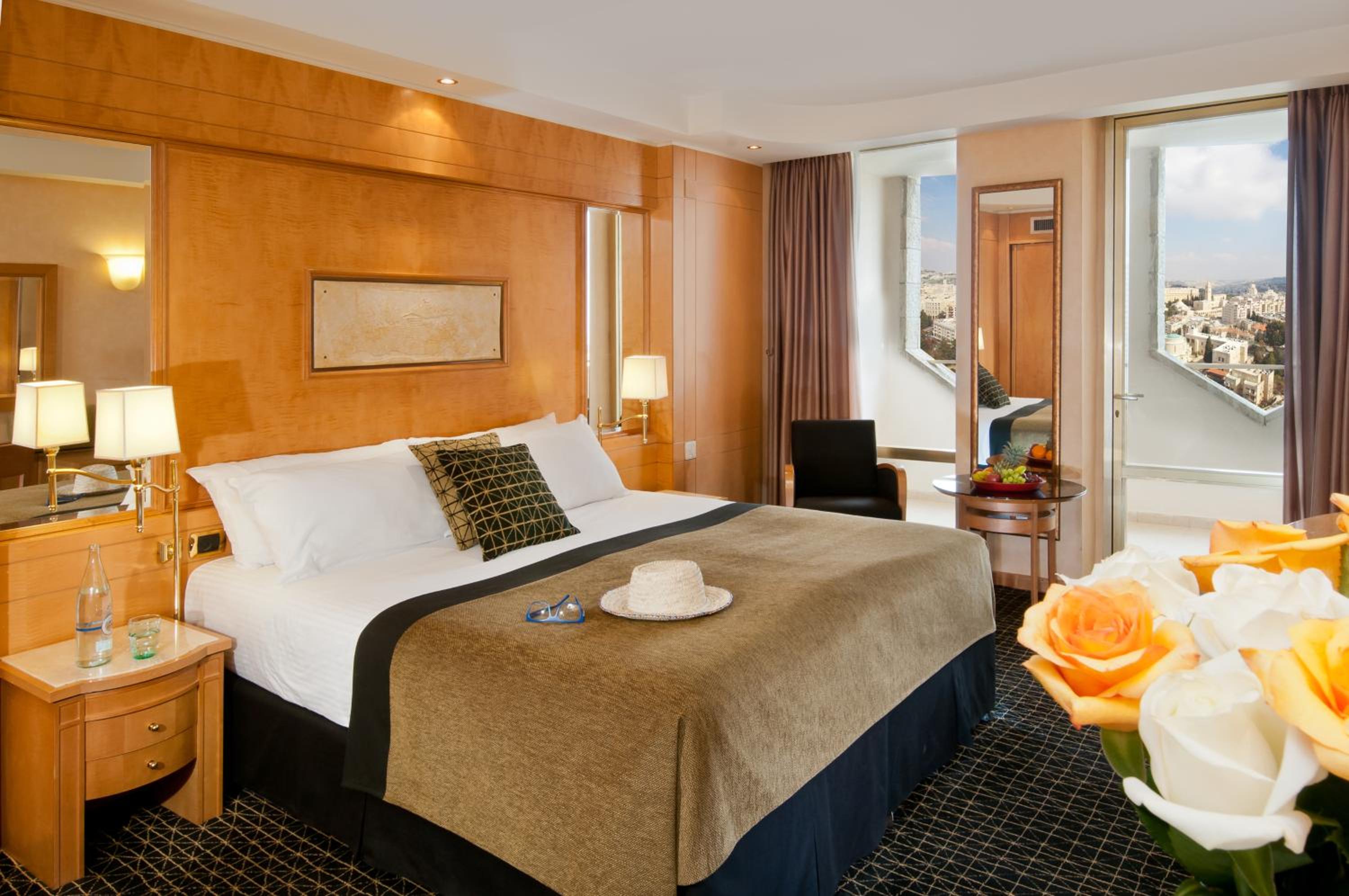 Executive Room with Balcony and Old City View