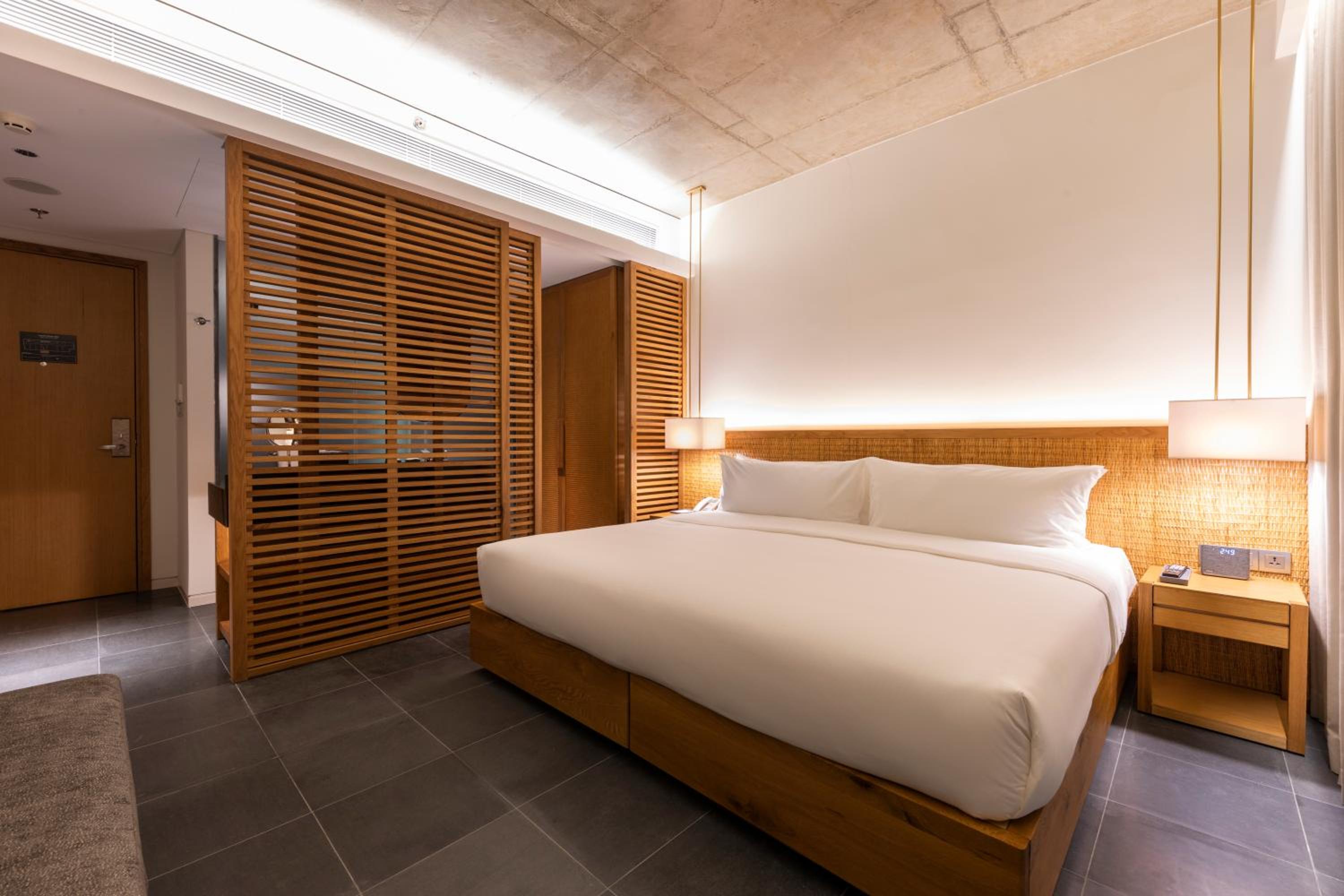 Superior Double with Partial Sea View