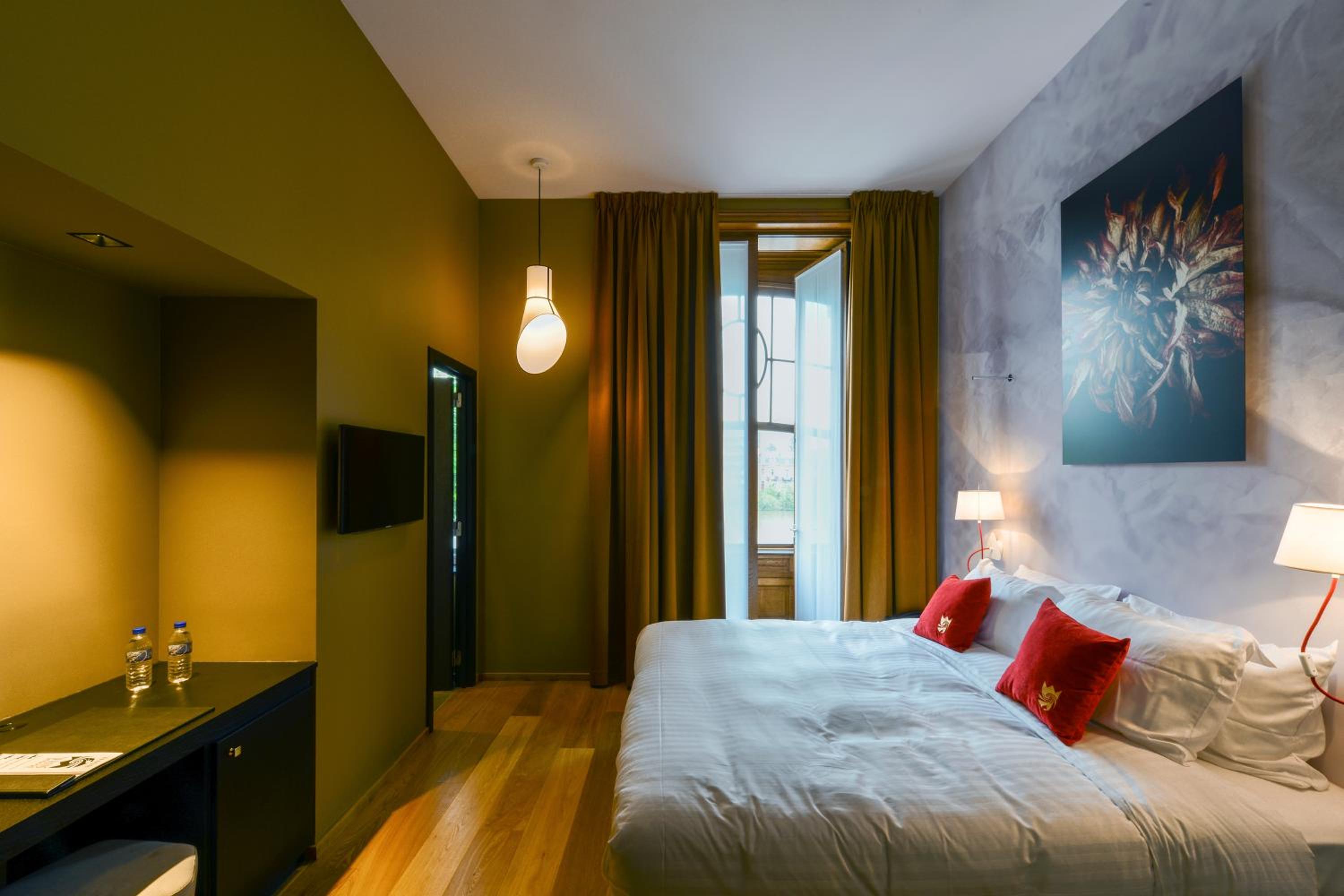 Deluxe Double Room with River Side