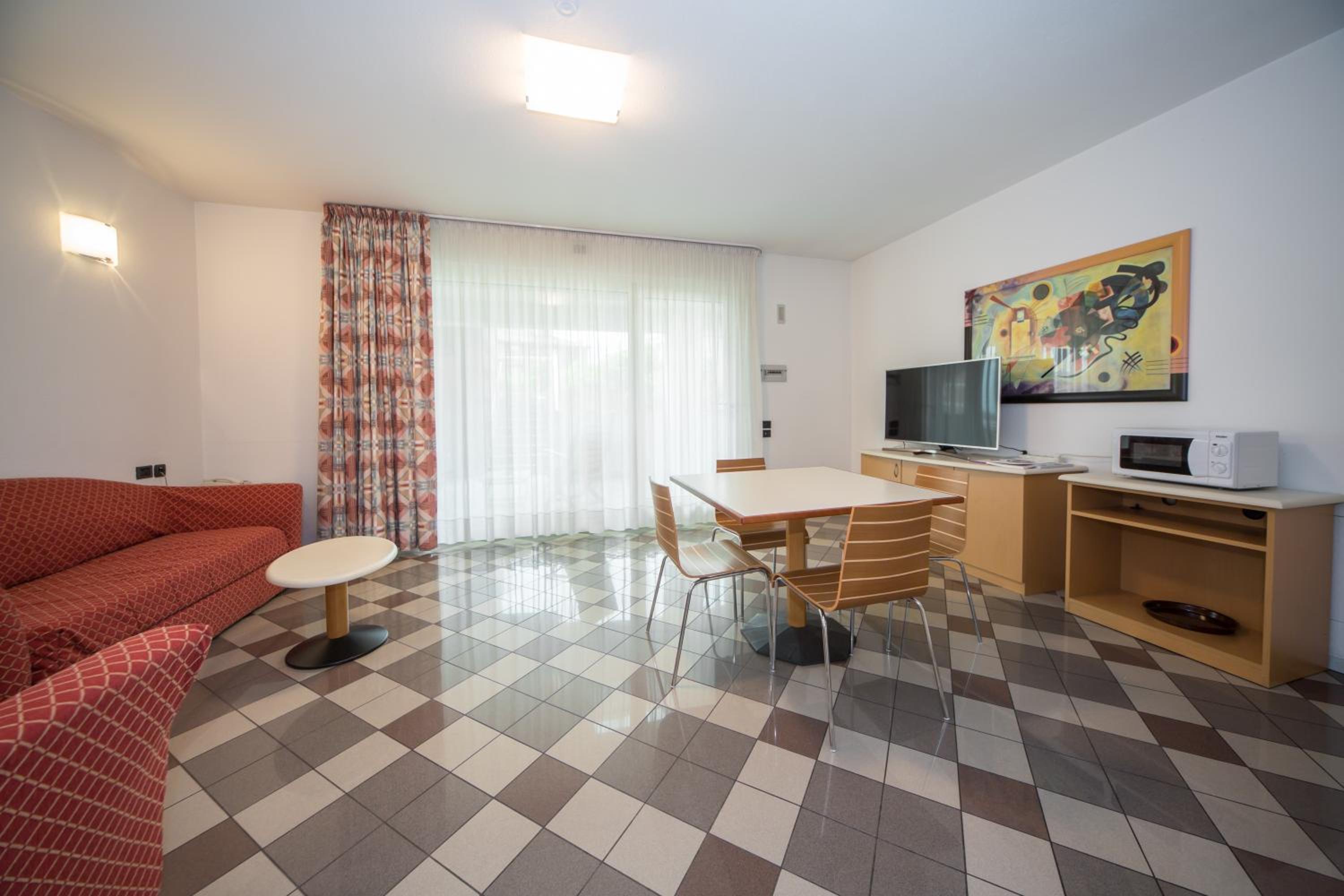 One-Bedroom Apartment (4 Adults)