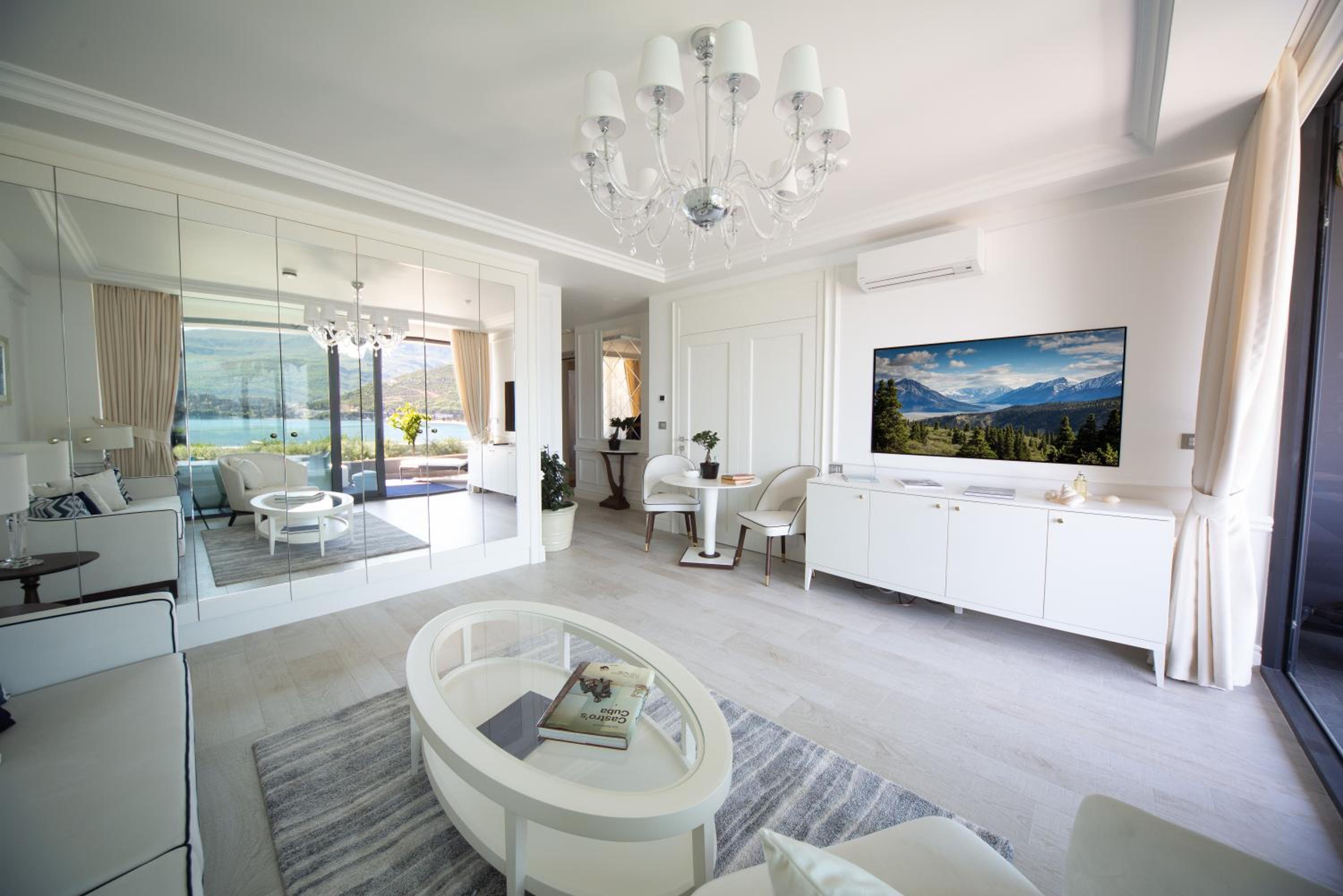 Executive One-Bedroom Suite with Two Terraces and Sea View