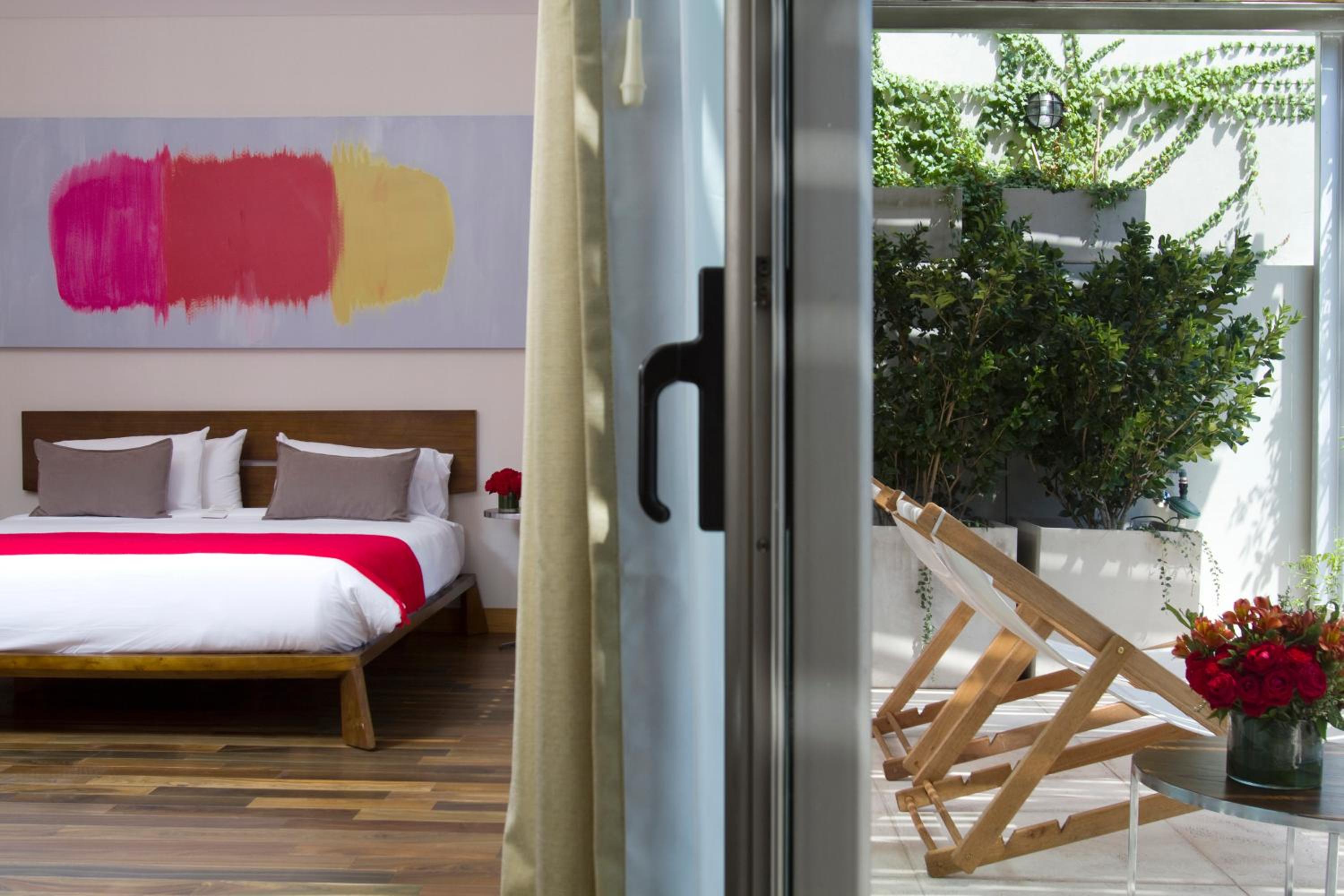 Deluxe One-Bedroom Suite