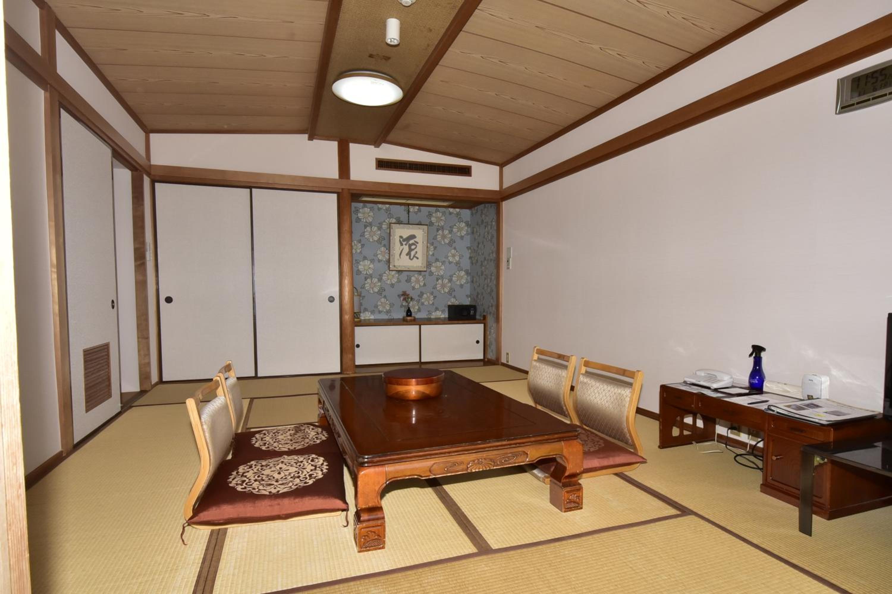 Japanese-Style Quadruple Room