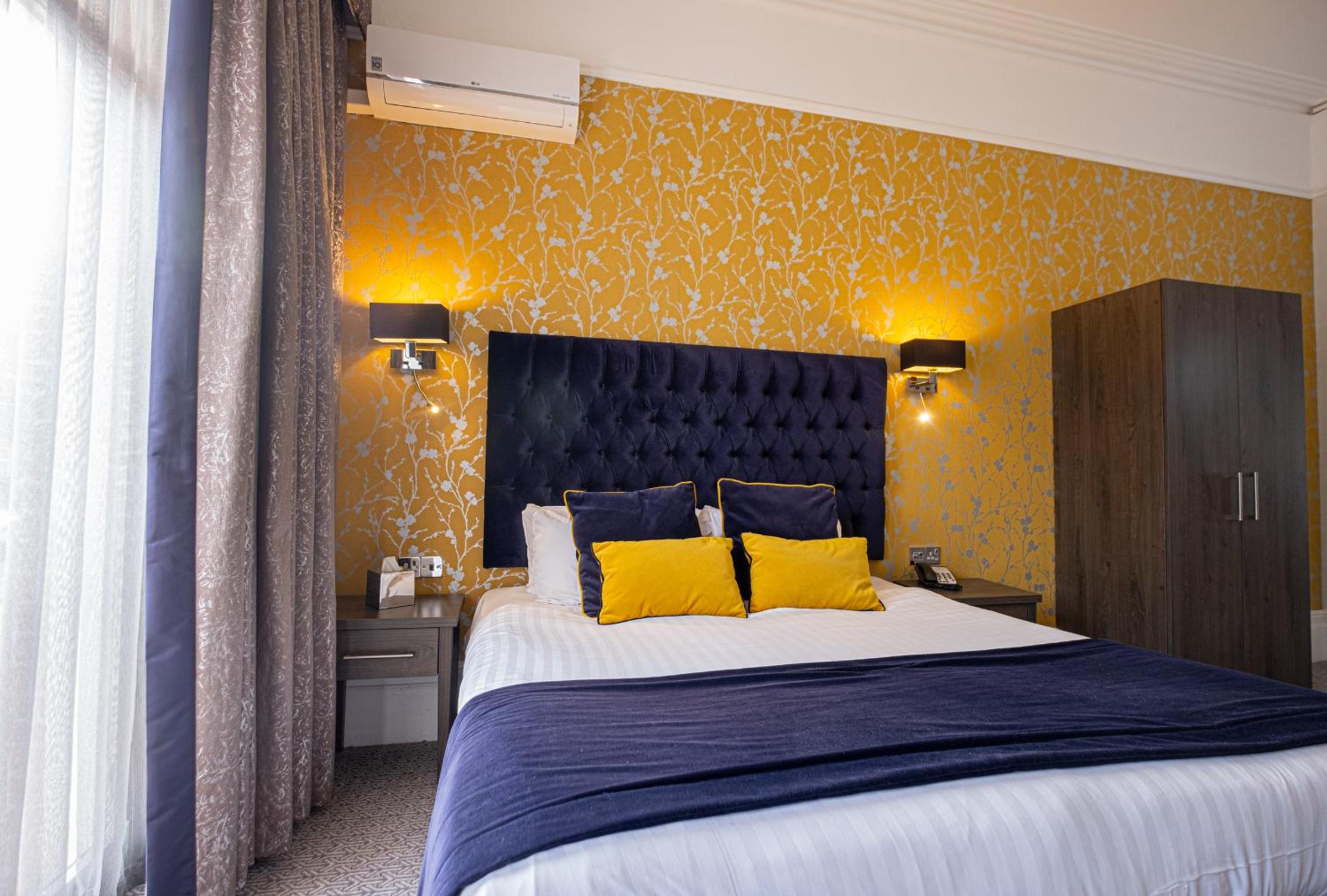 Superior Family Room (2Adults +1Child) with Air Conditioning