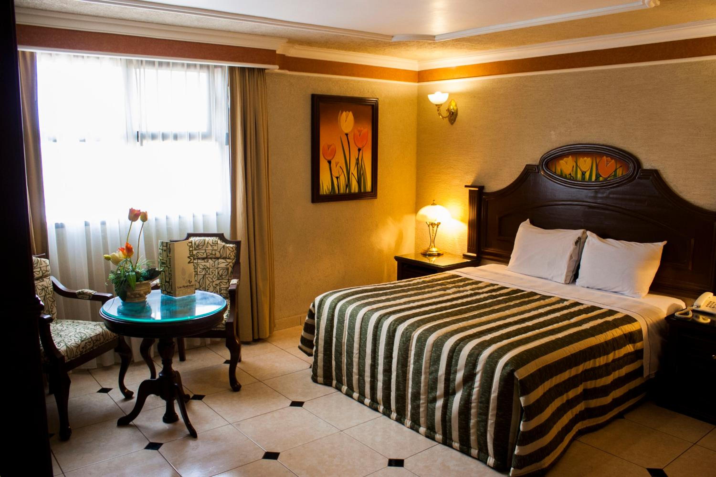 Executive Queen Room