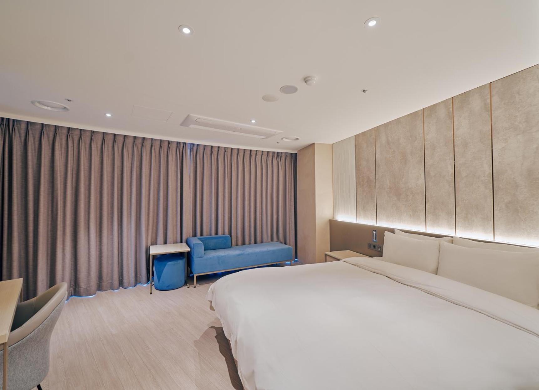 Deluxe Double Room - No View