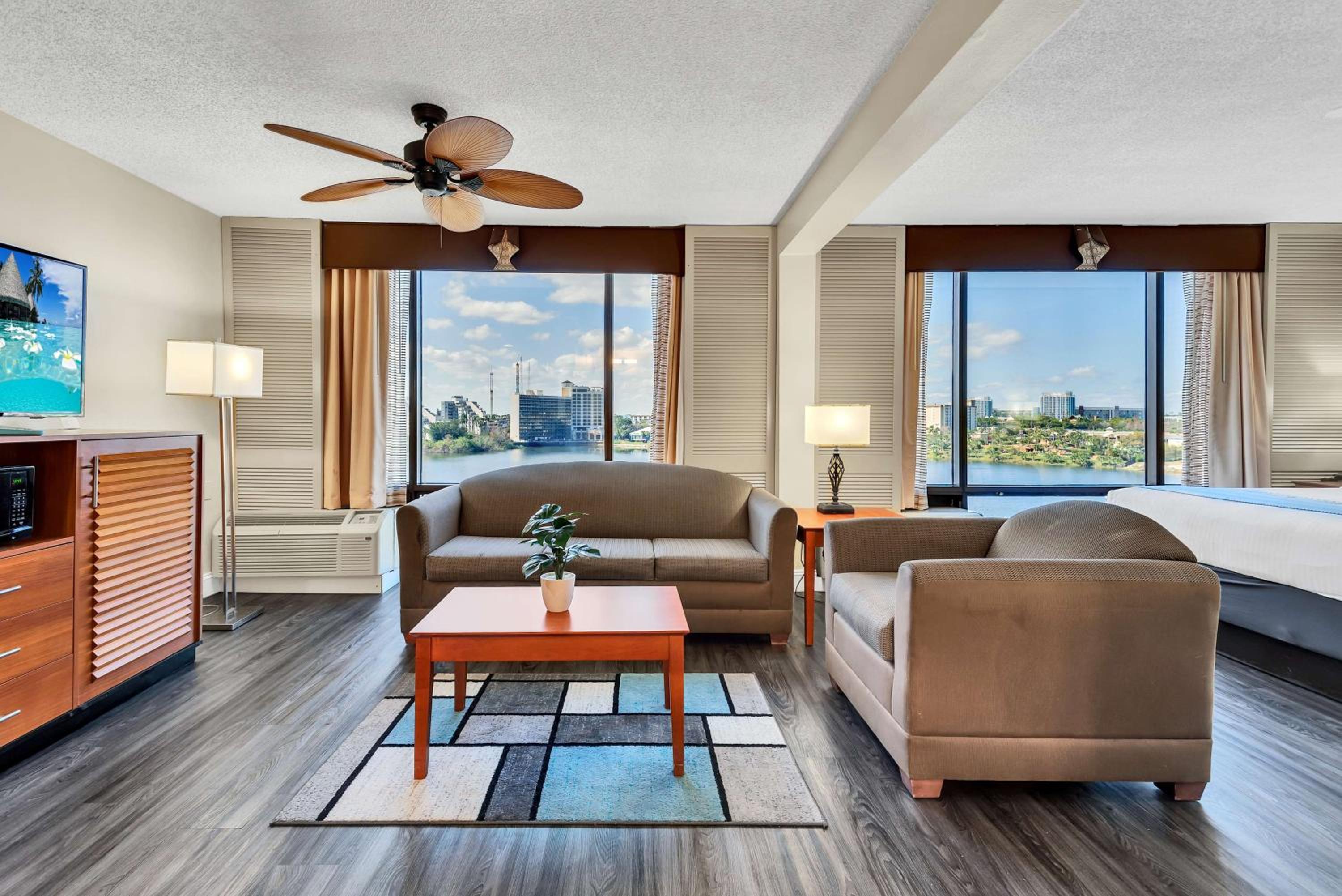 King Suite with Sofa Bed - Non-Smoking