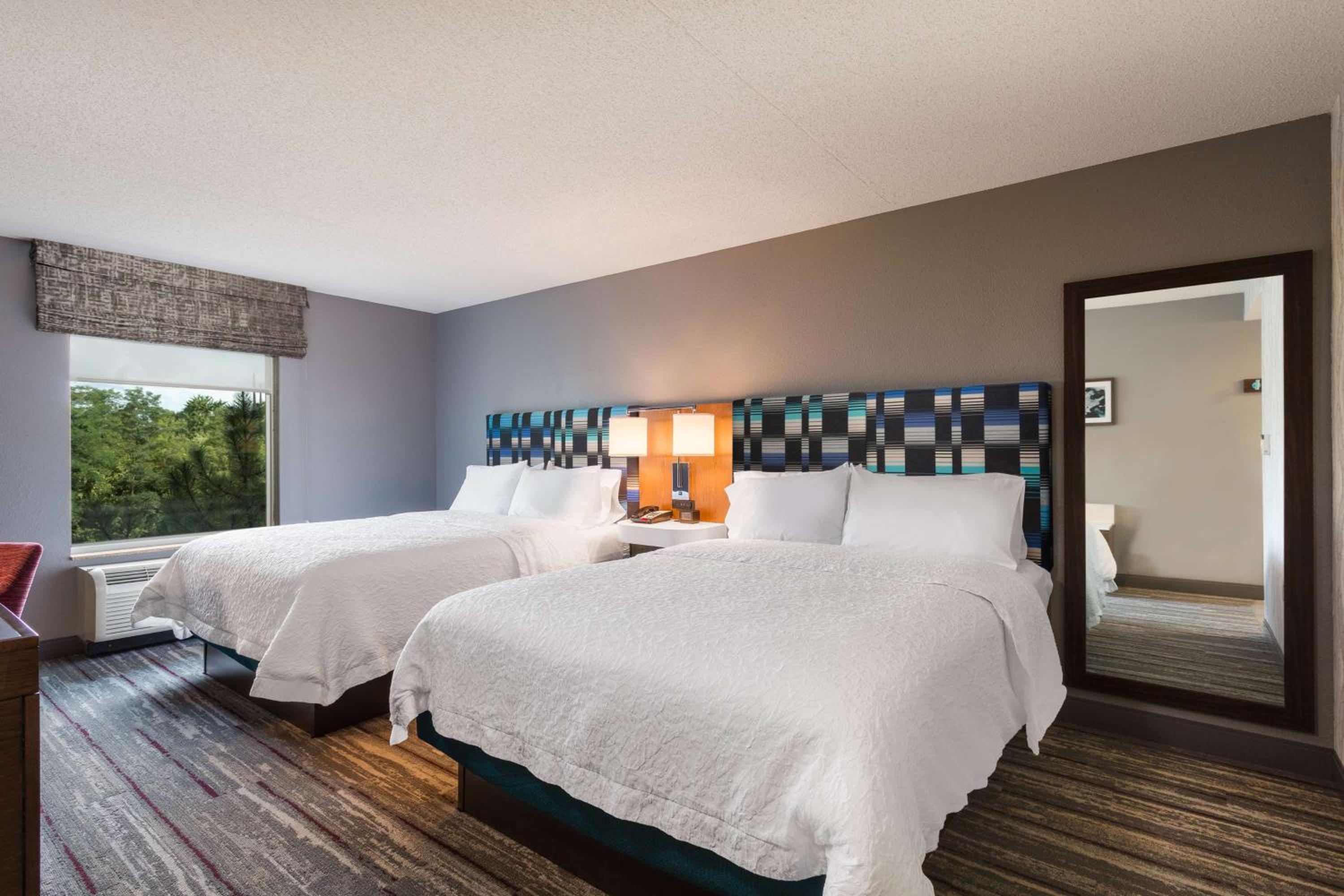 Room with Two Queen Beds - Non-Smoking