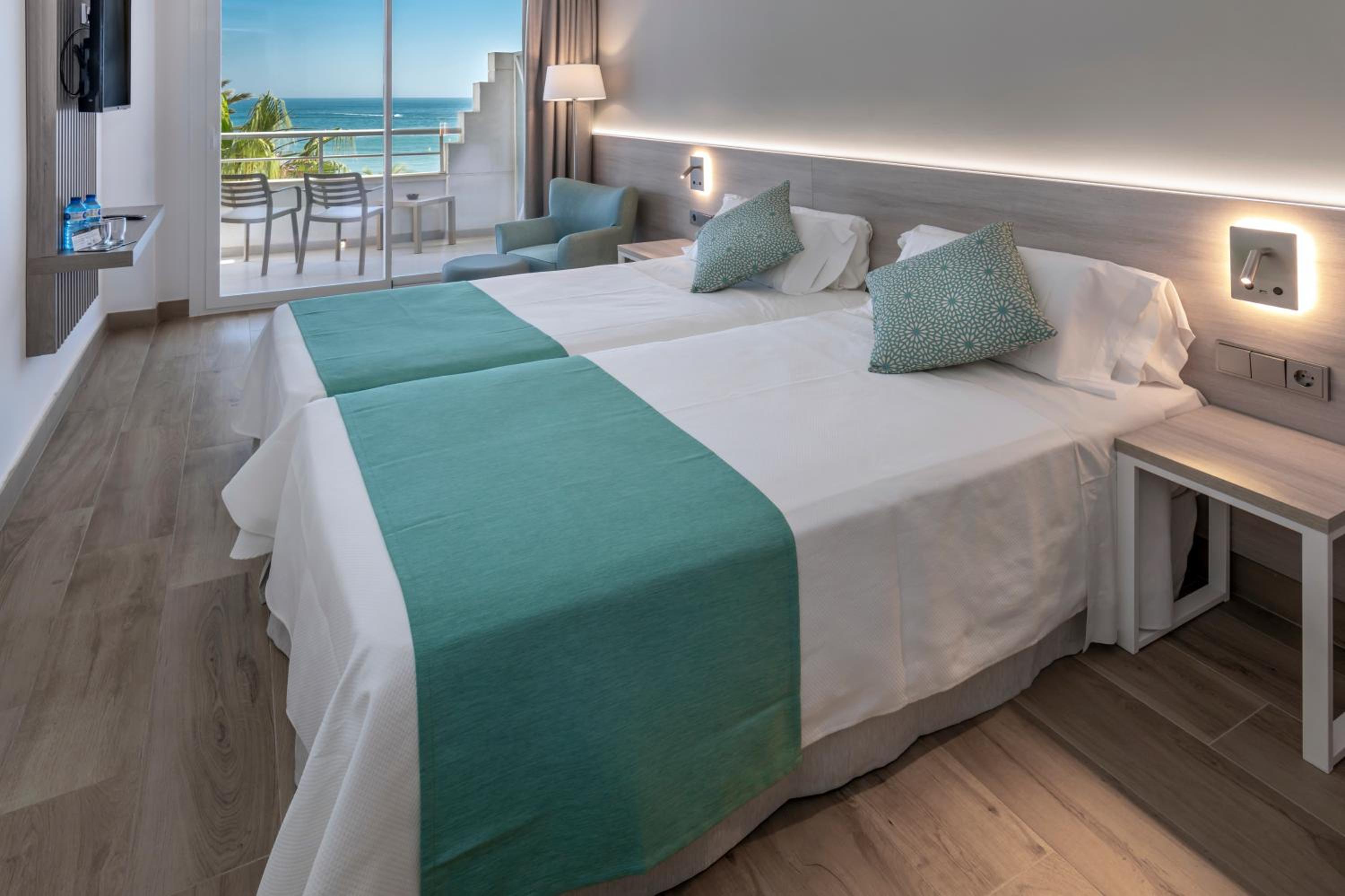 Double Room with Sea View (2 Adults)