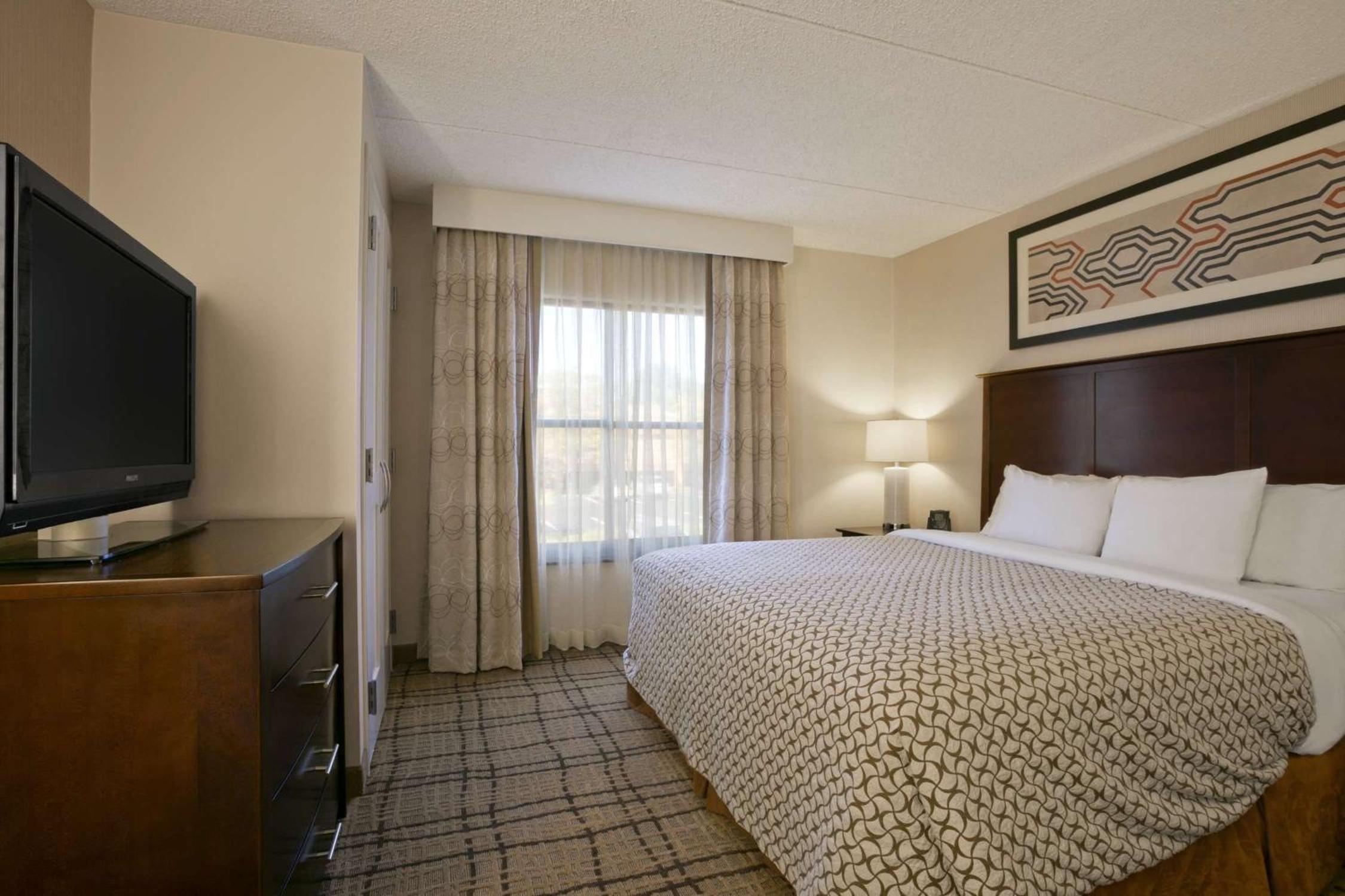Executive King Suite - Non-Smoking