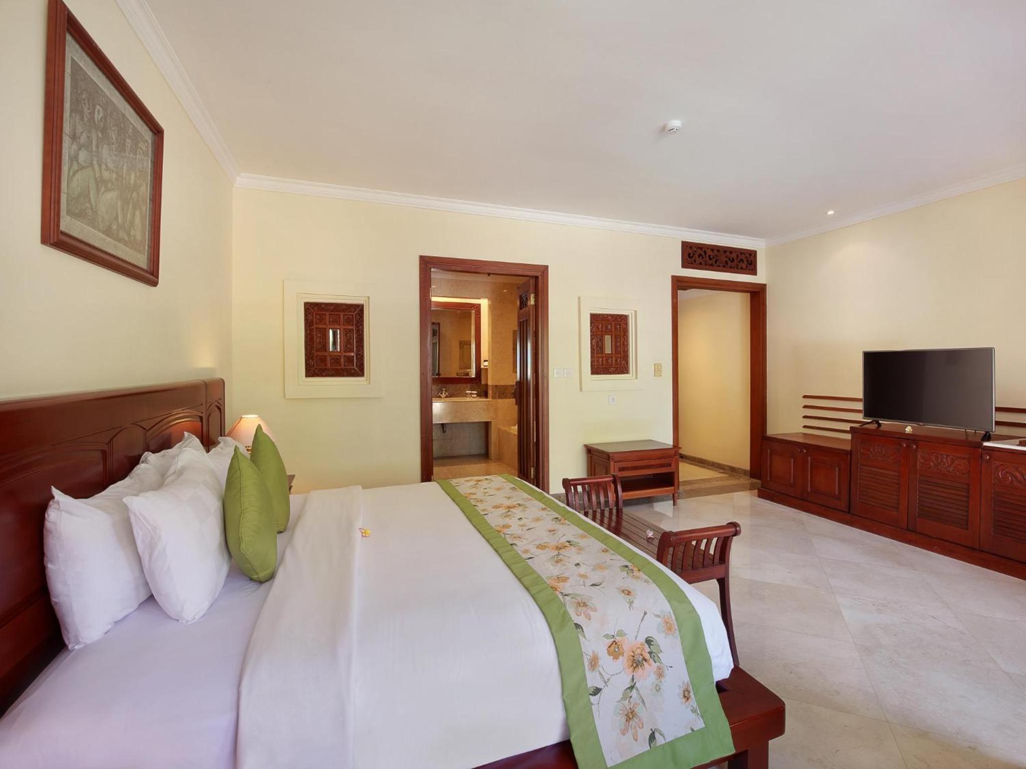 Deluxe Double Room with Pool Access