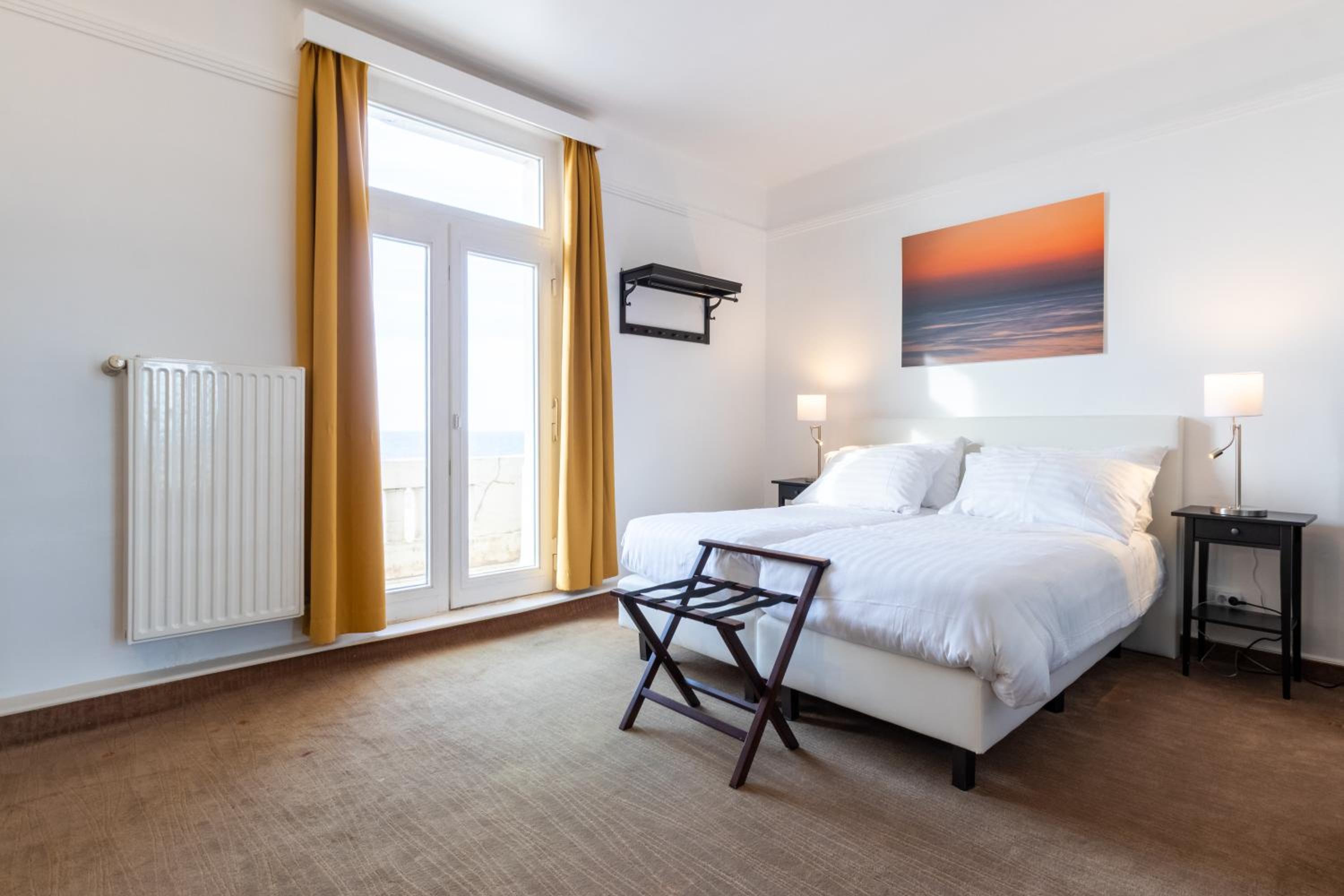 Classic Twin Room with Sea View