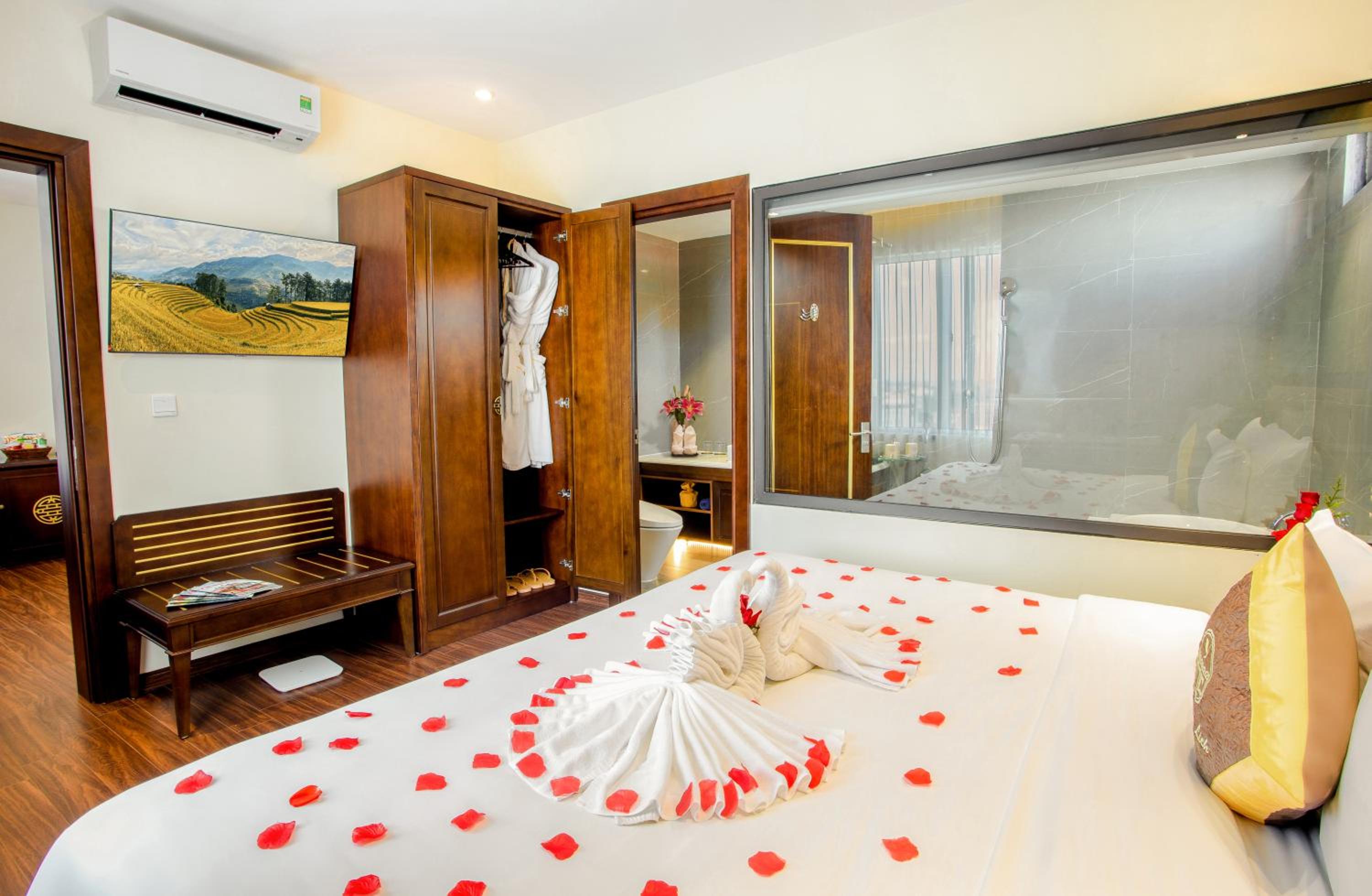 Club Executive Suite